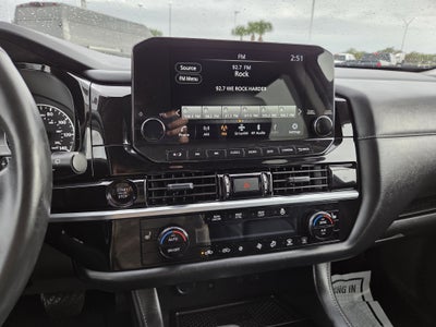 2025 Nissan Pathfinder SL