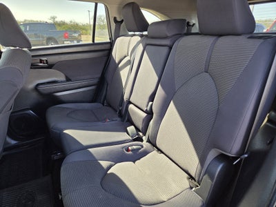 2023 Toyota Highlander LE