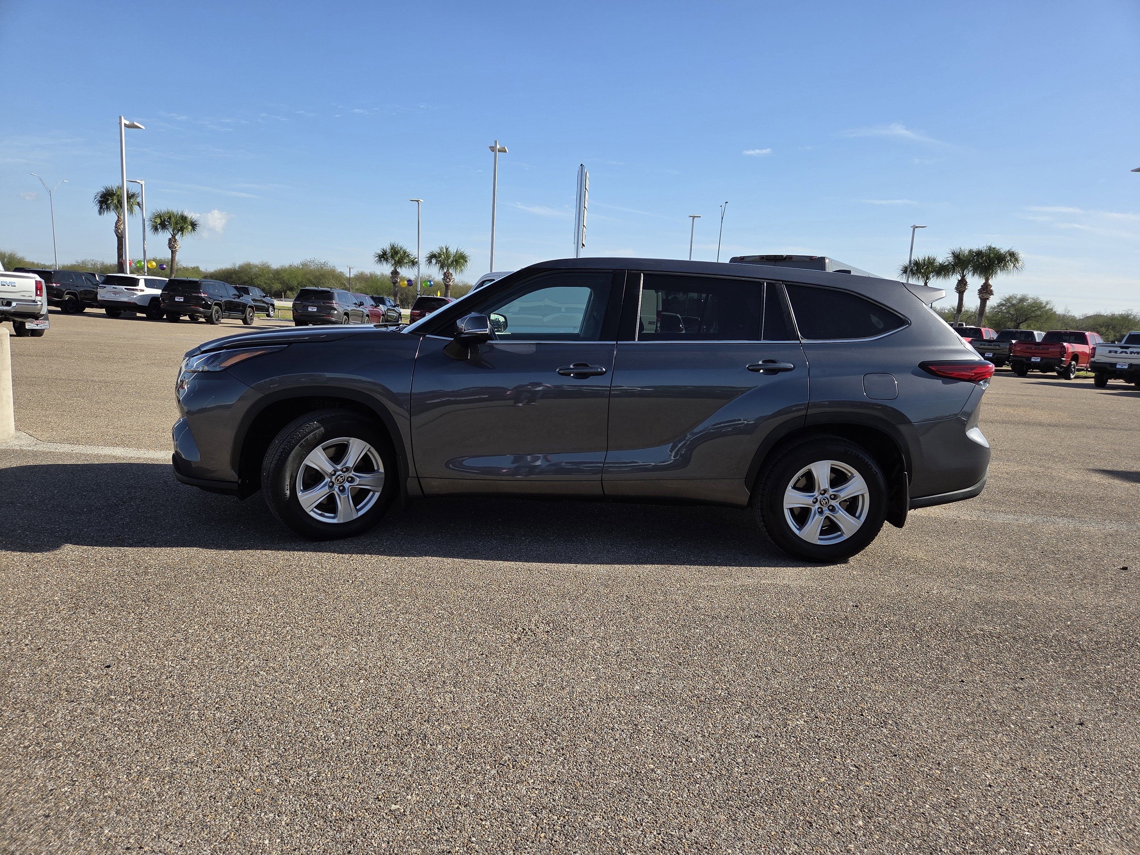 2023 Toyota Highlander LE