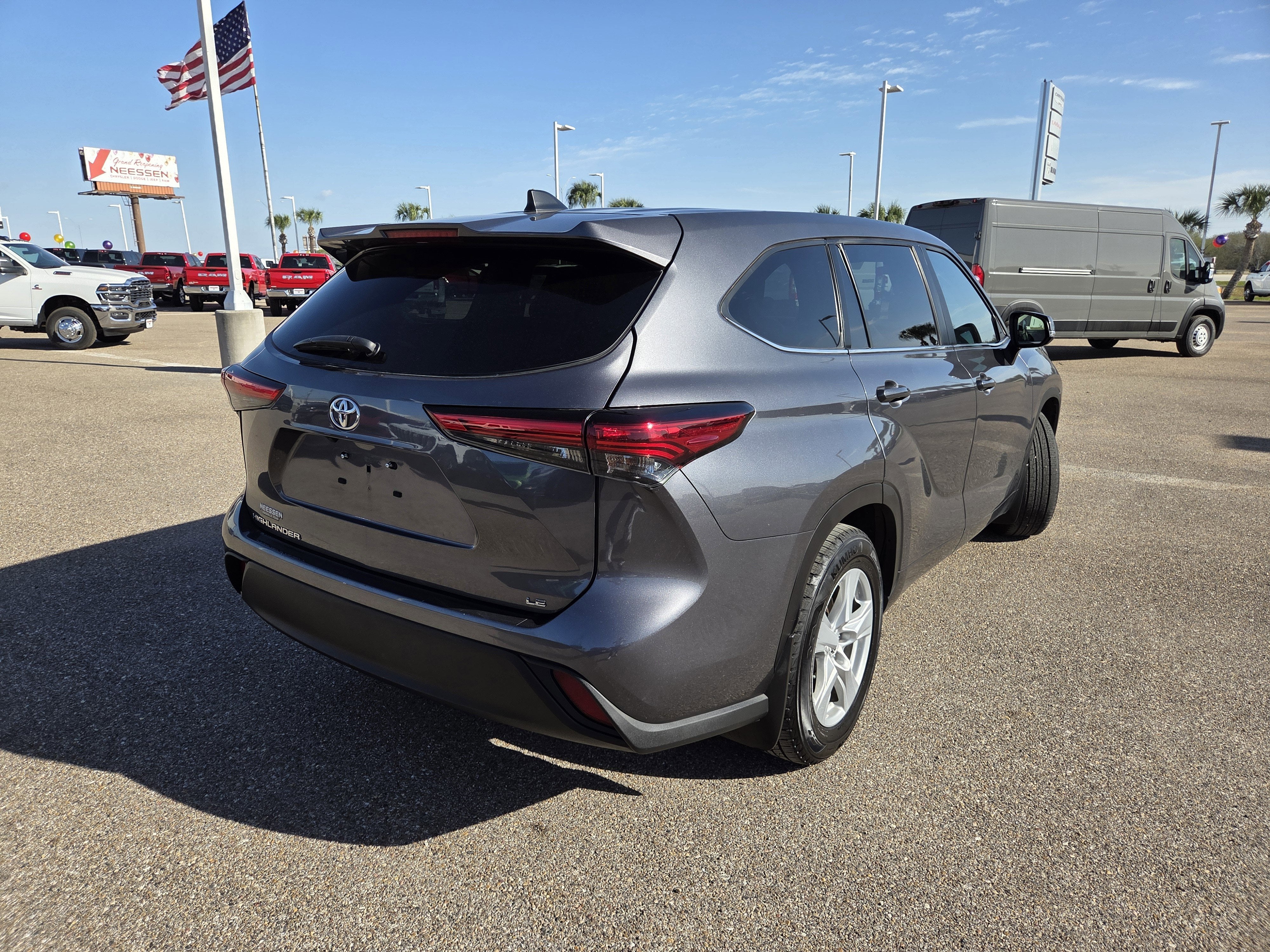 2023 Toyota Highlander LE