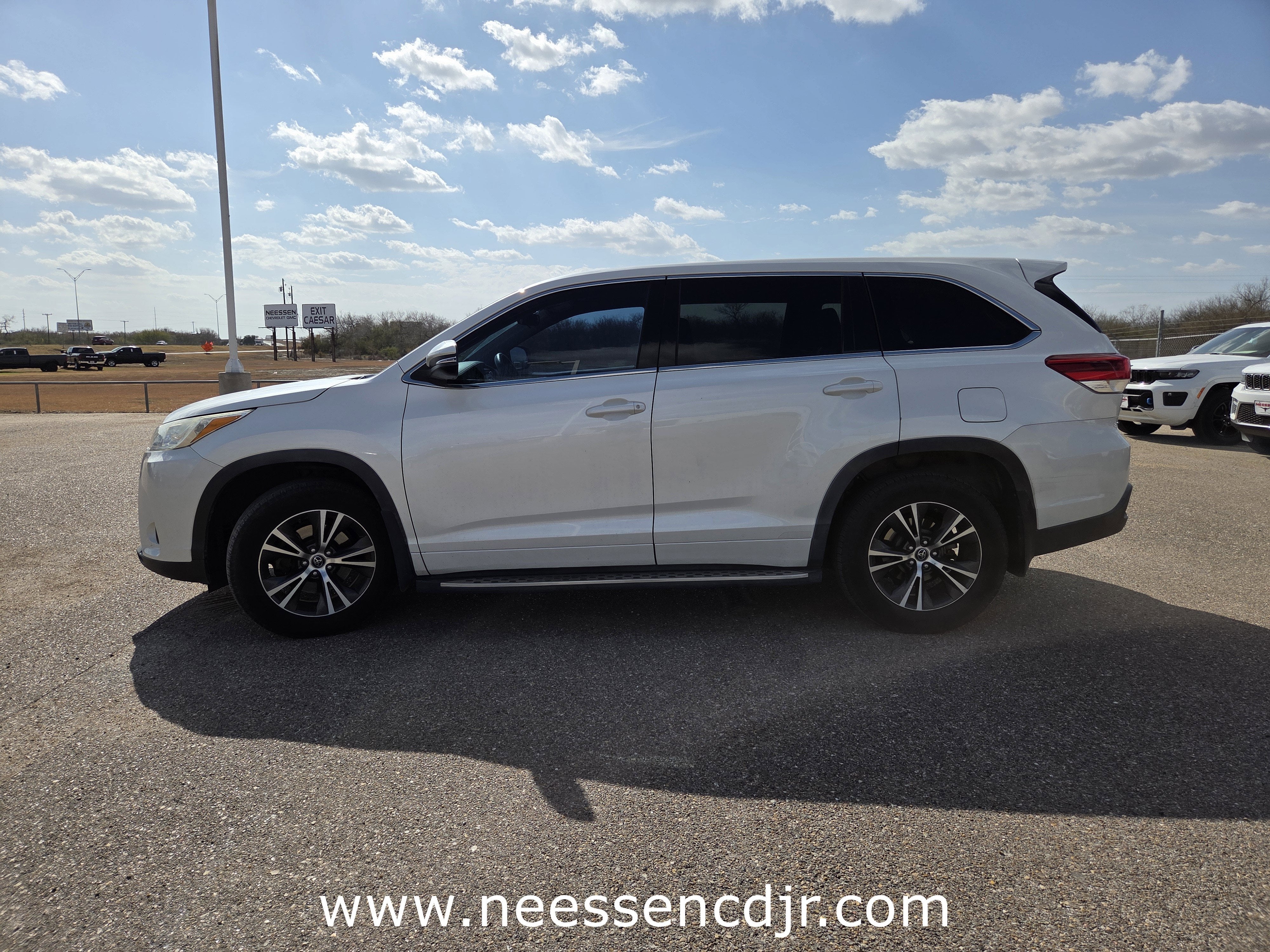 2018 Toyota Highlander LE