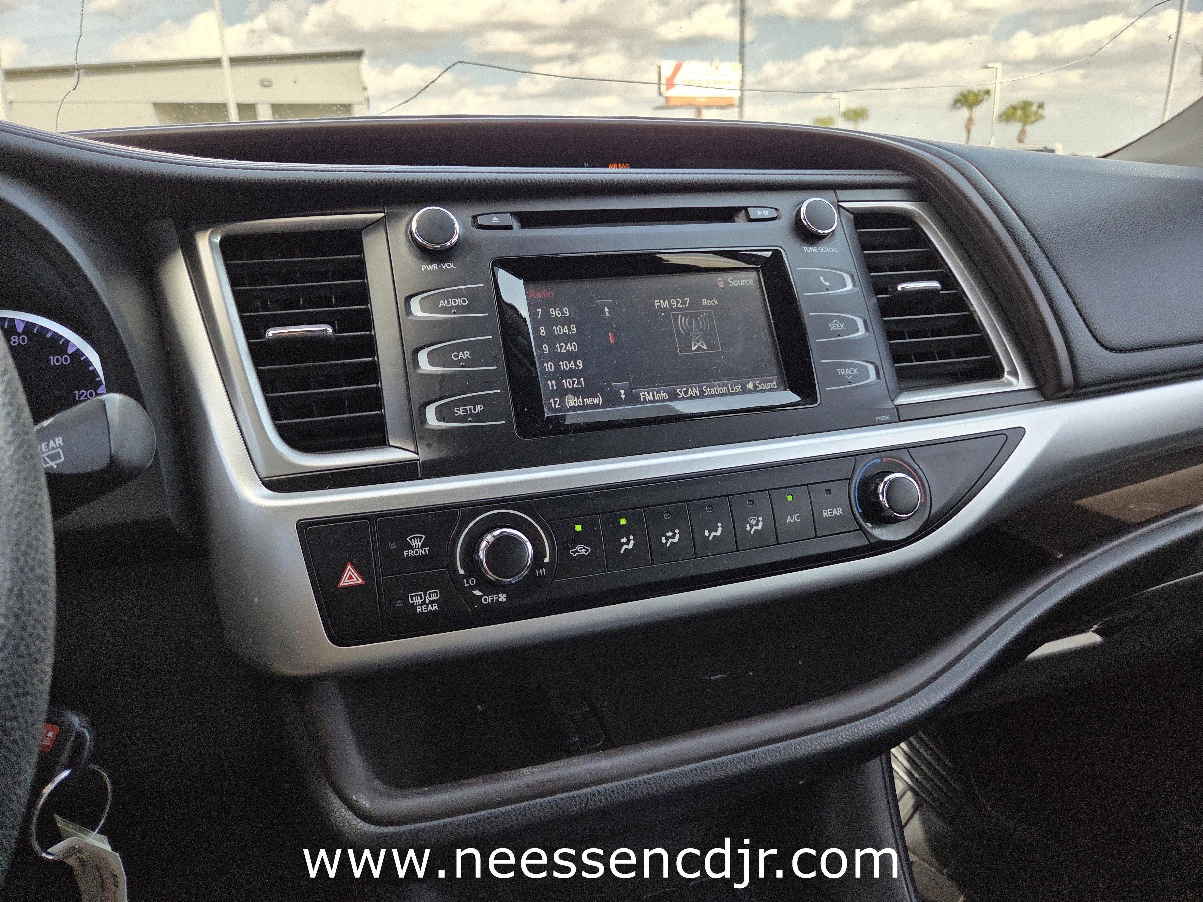 2018 Toyota Highlander LE