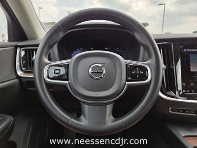 2024 Volvo S60 Plus Dark Theme