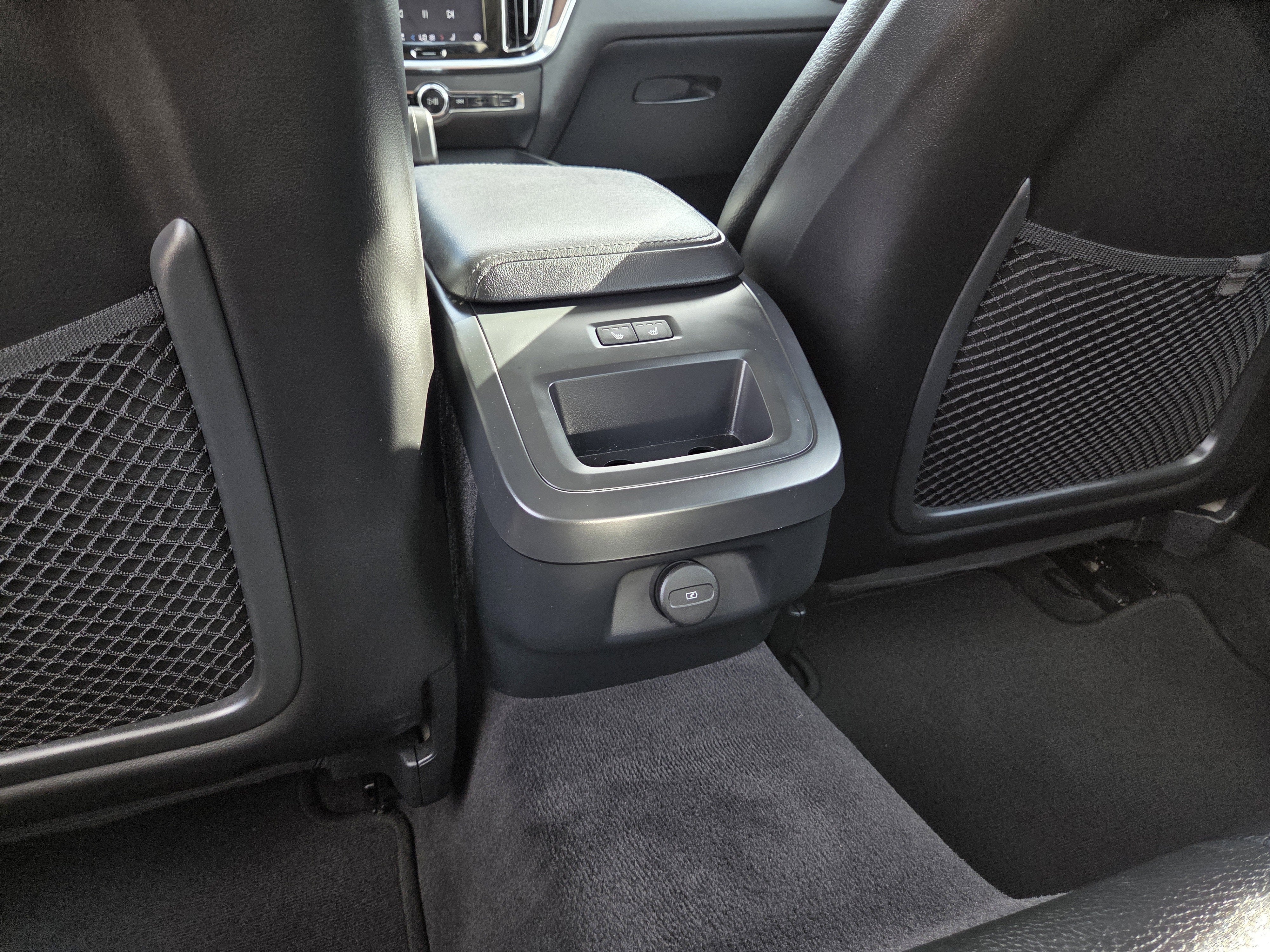 2024 Volvo S60 Plus Dark Theme