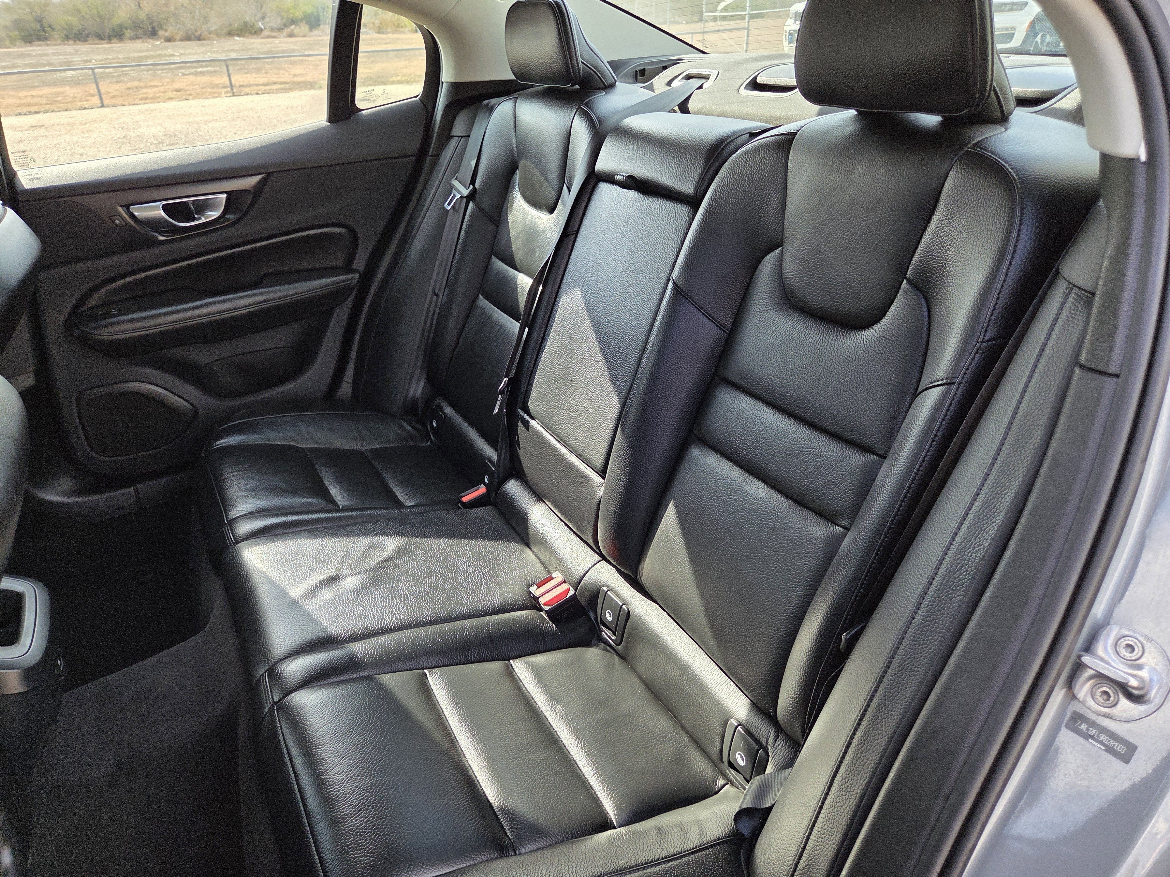 2024 Volvo S60 Plus Dark Theme