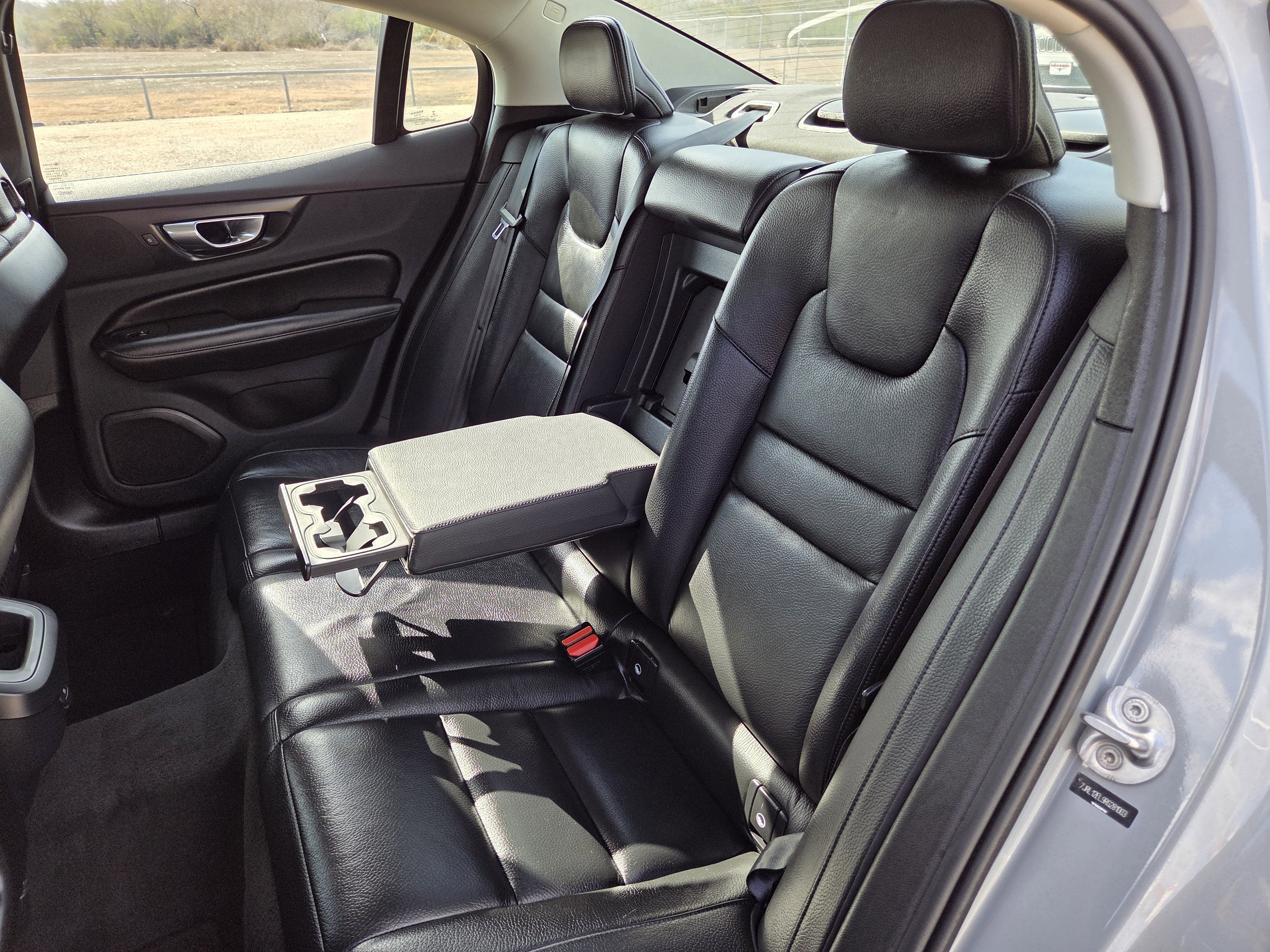 2024 Volvo S60 Plus Dark Theme