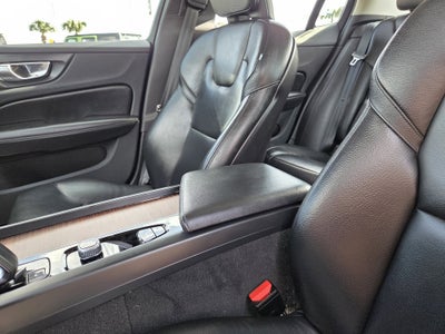 2024 Volvo S60 Plus Dark Theme