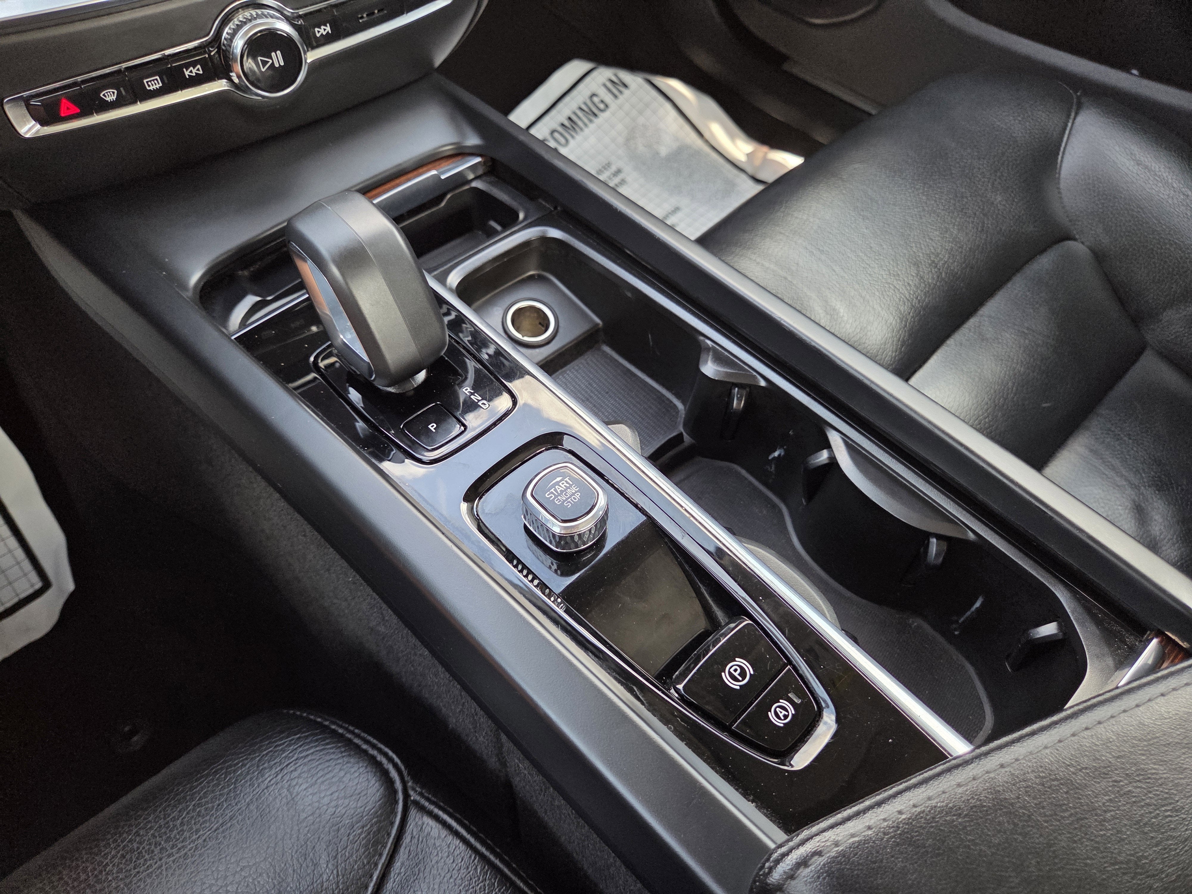 2024 Volvo S60 Plus Dark Theme