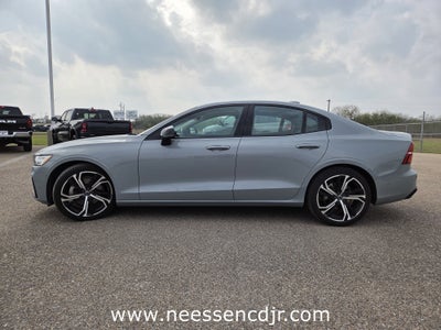 2024 Volvo S60 Plus Dark Theme