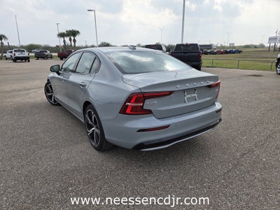 2024 Volvo S60 Plus Dark Theme