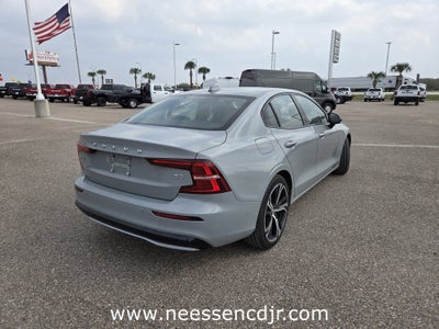 2024 Volvo S60 Plus Dark Theme