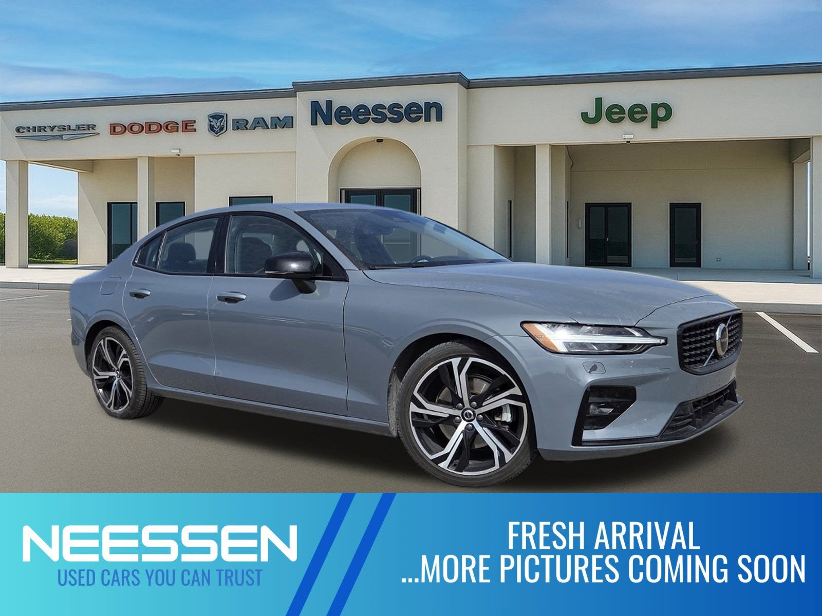 2024 Volvo S60 Core Dark Theme