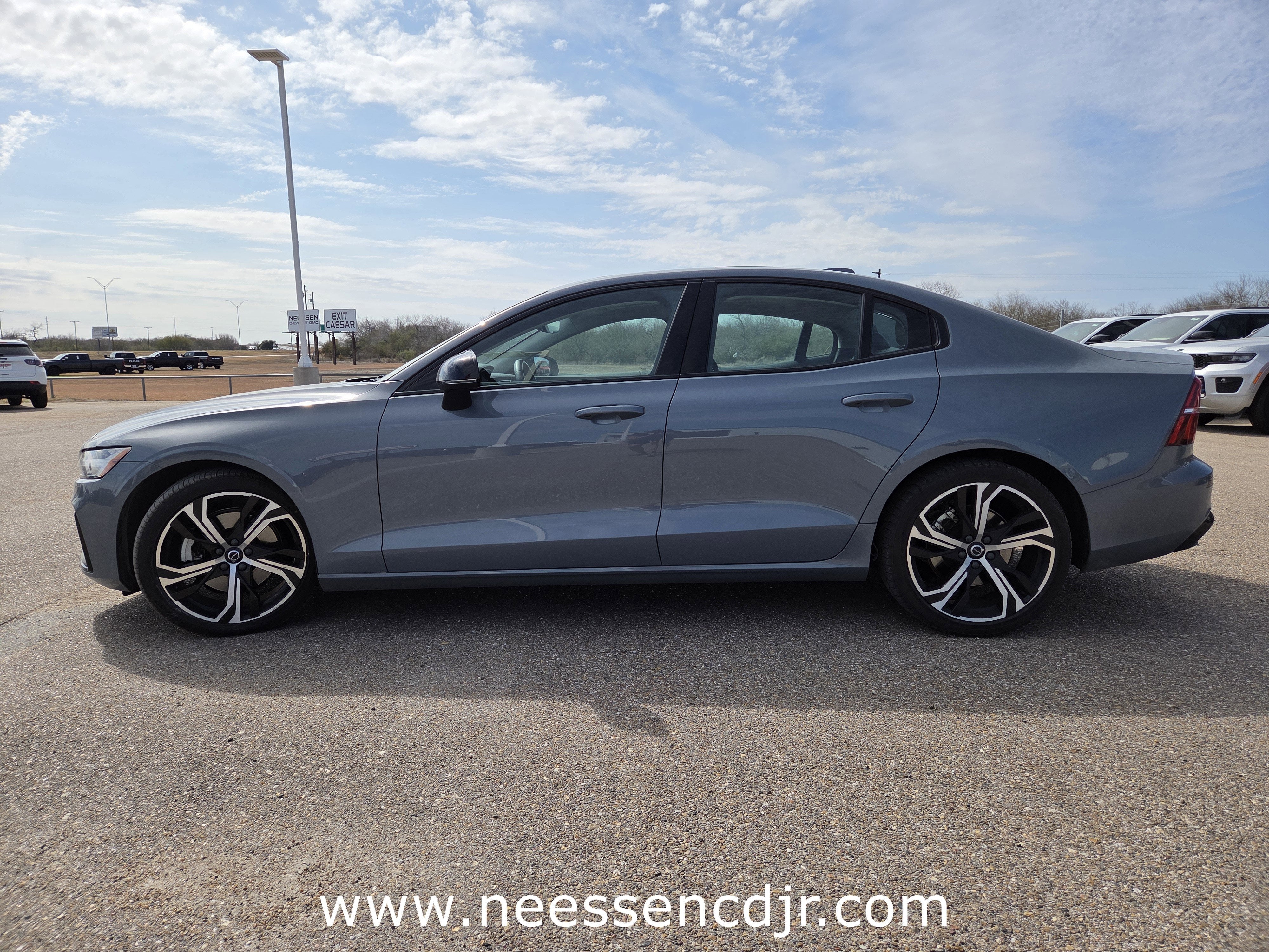 2024 Volvo S60 Core Dark Theme