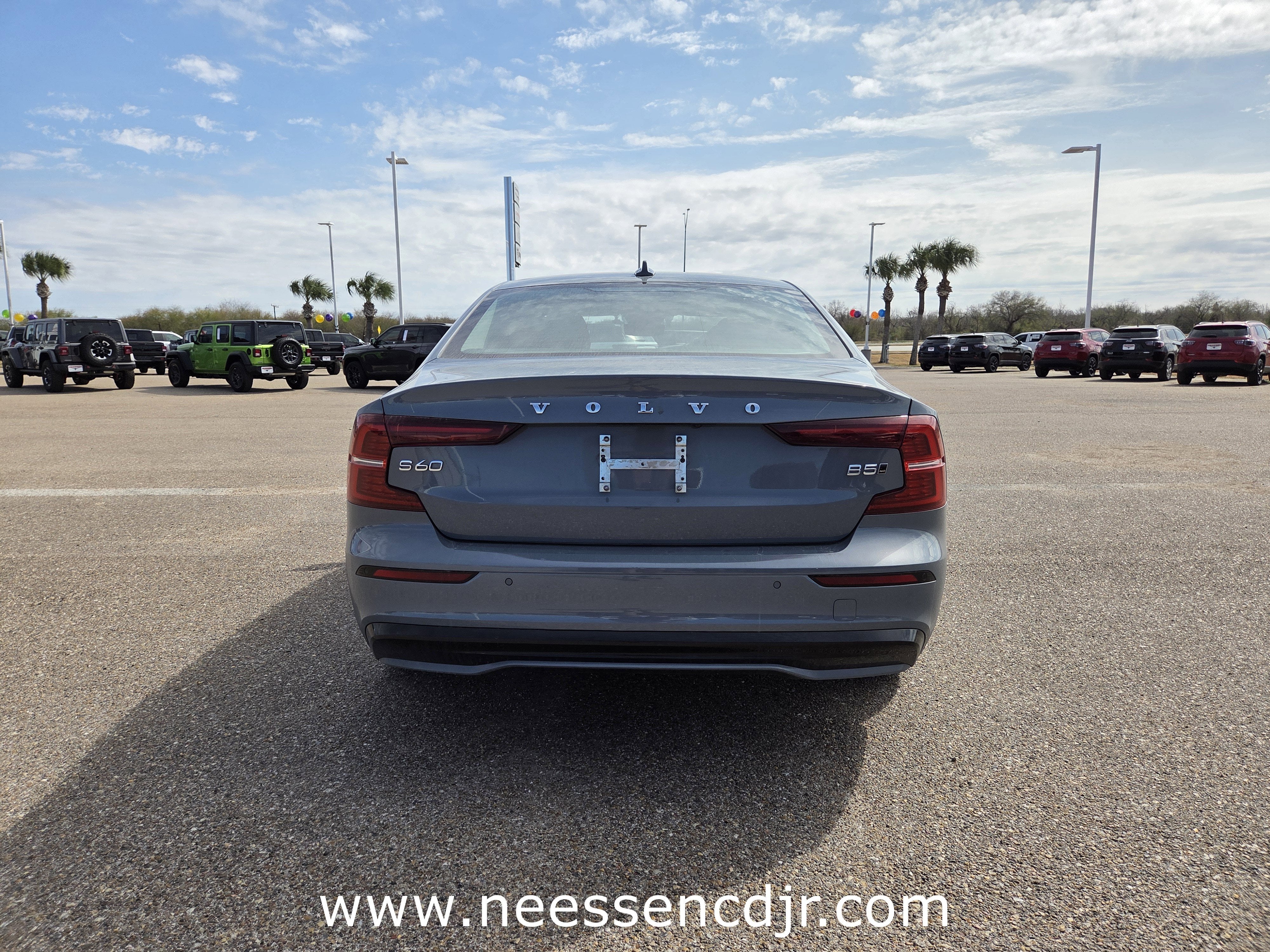 2024 Volvo S60 Core Dark Theme