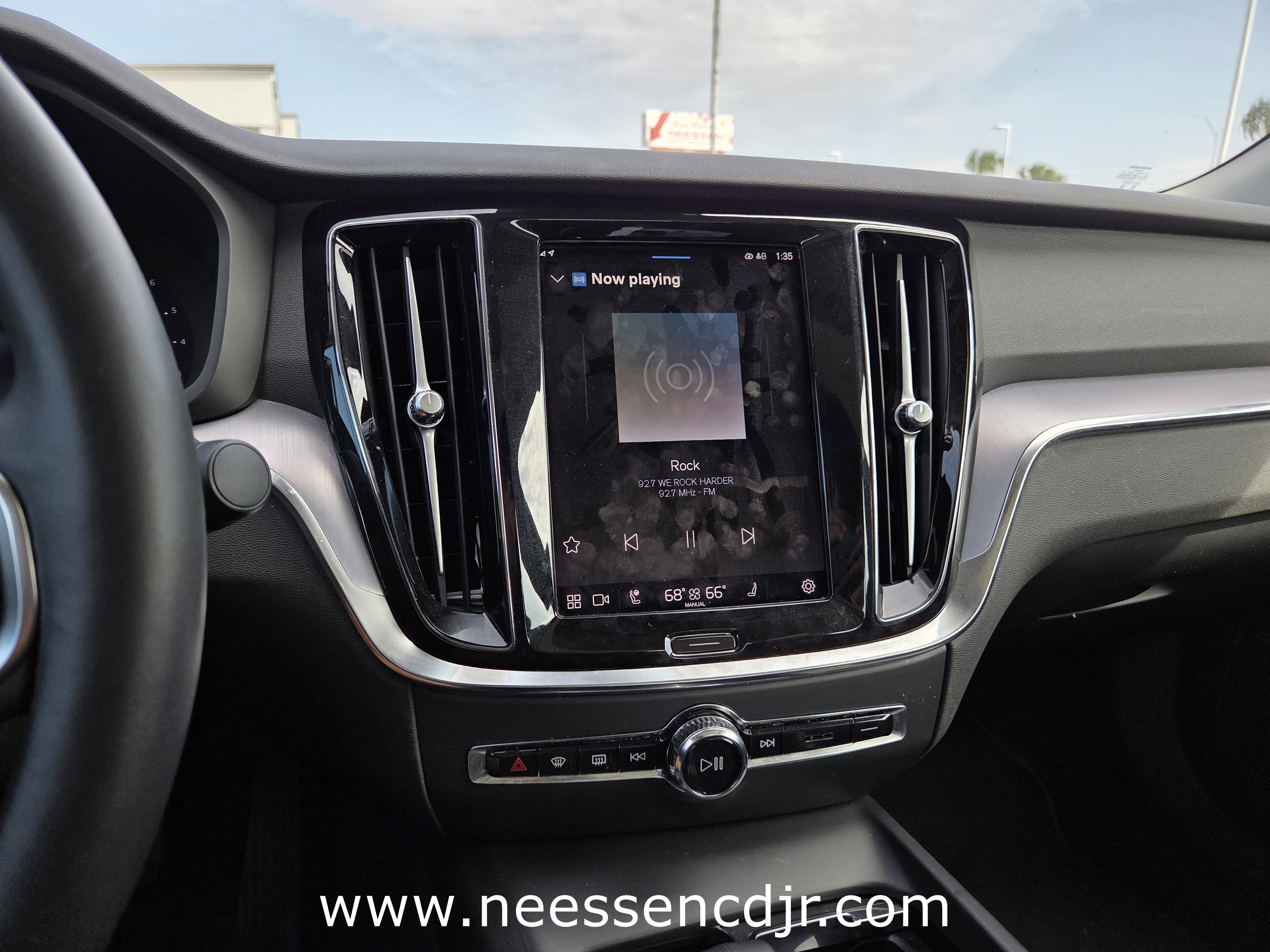 2024 Volvo S60 Core Dark Theme