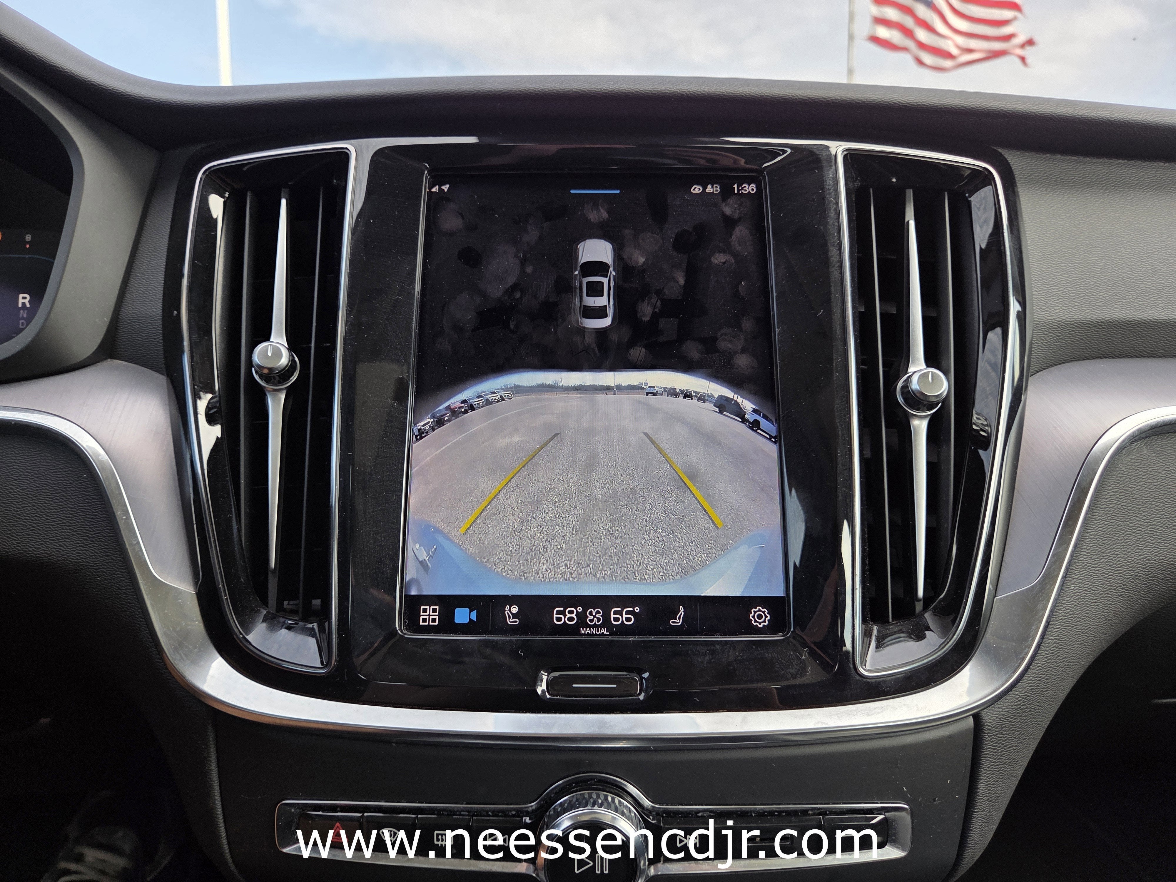 2024 Volvo S60 Core Dark Theme