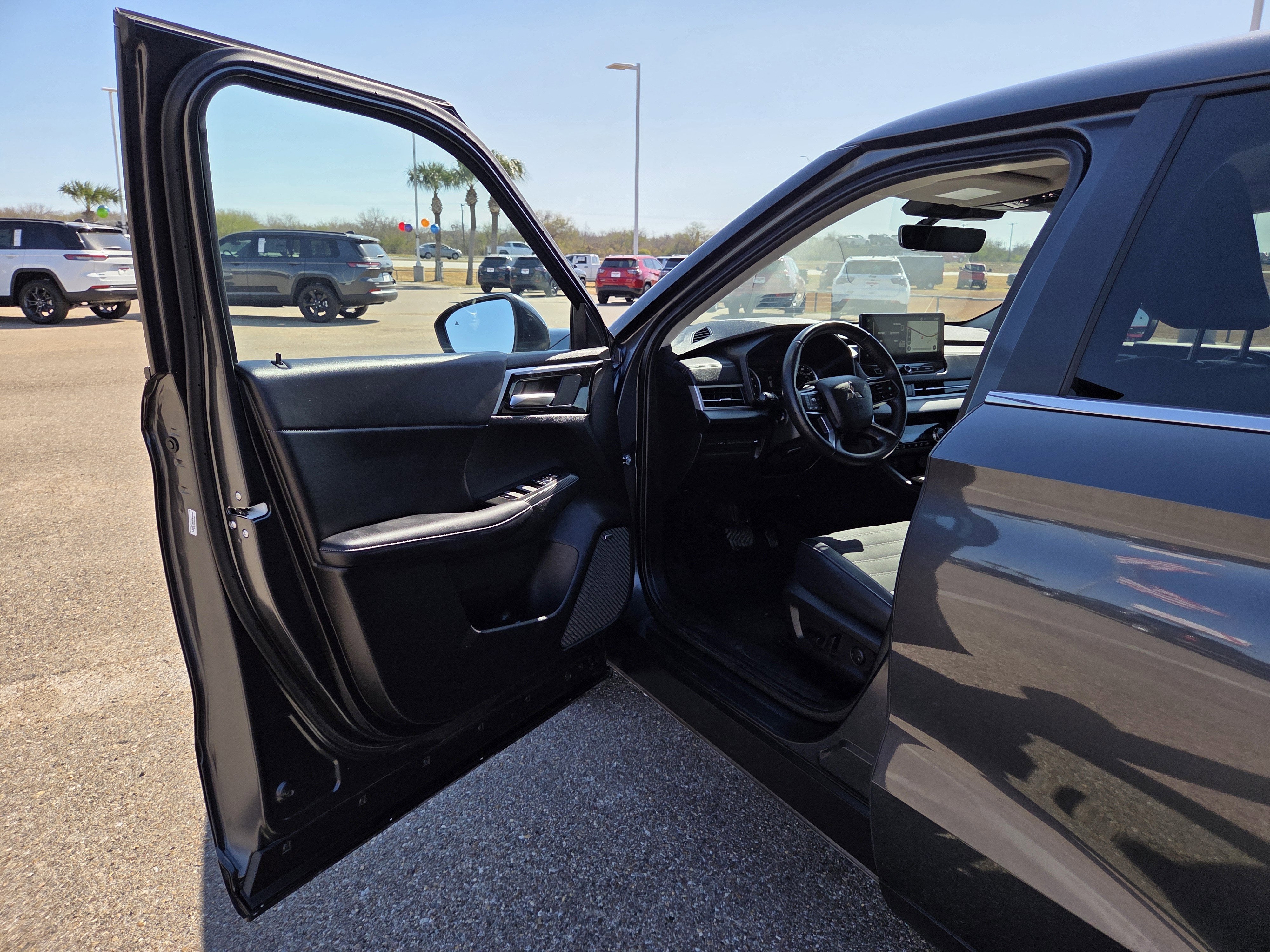 2025 Mitsubishi Outlander SE