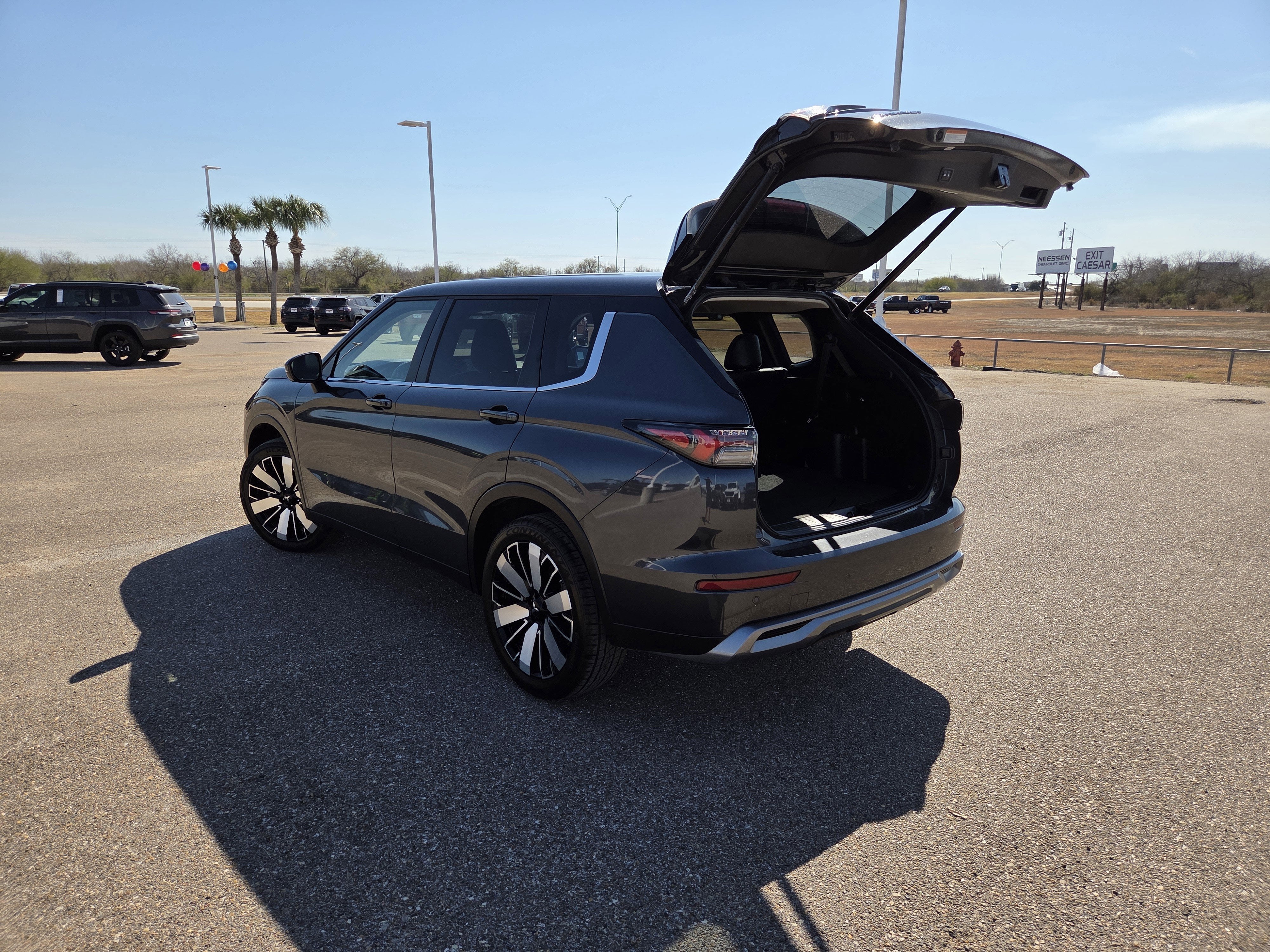 2025 Mitsubishi Outlander SE