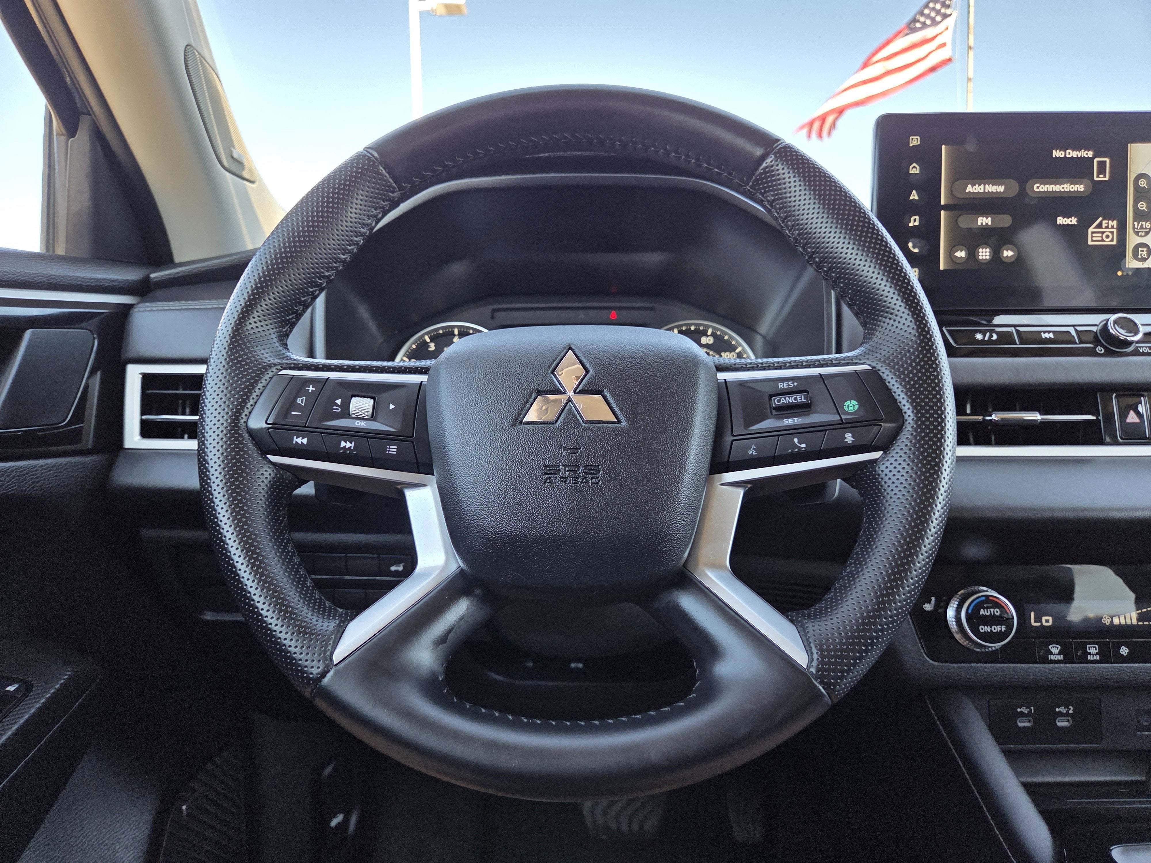 2025 Mitsubishi Outlander SE