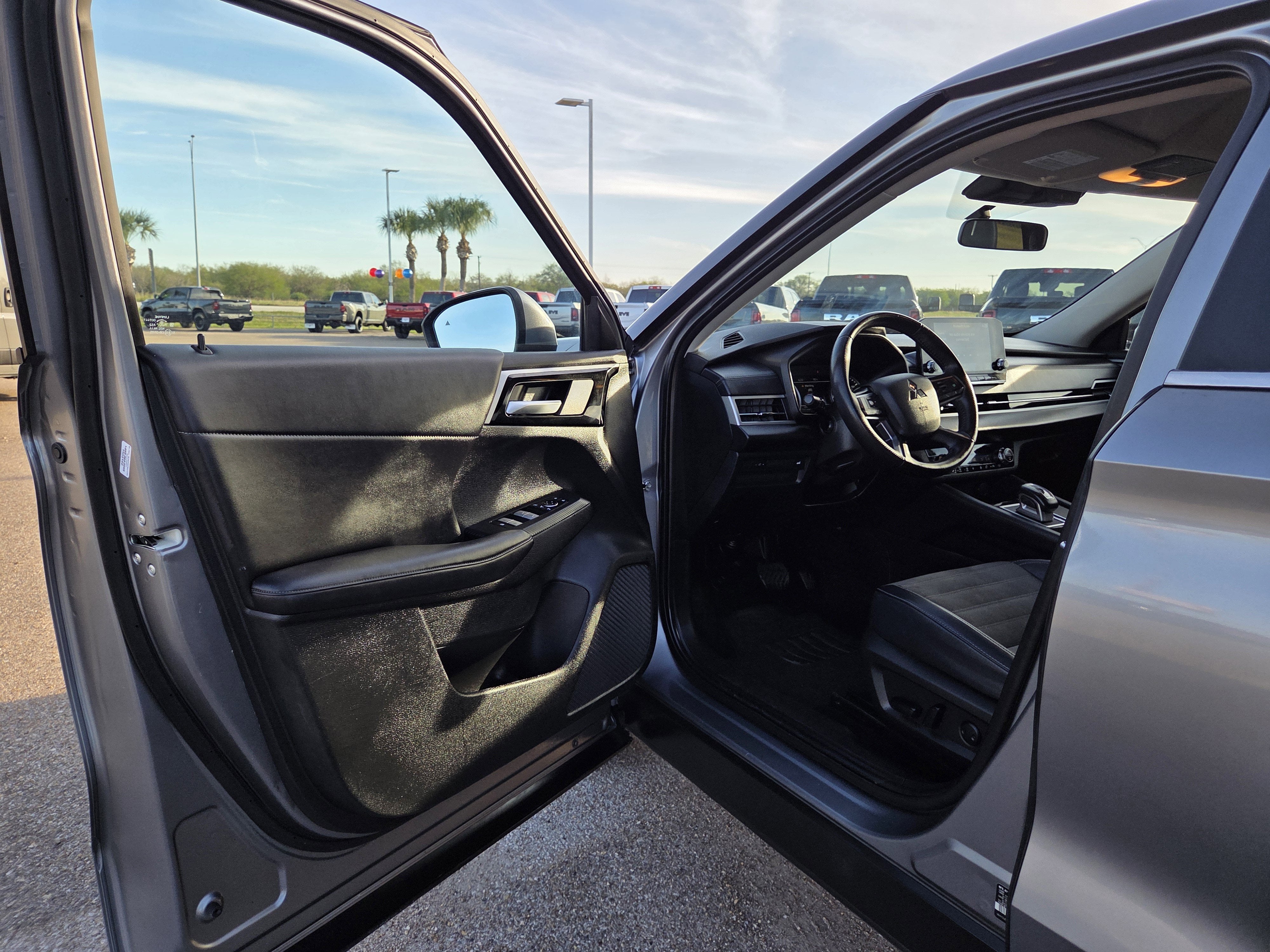 2024 Mitsubishi Outlander SE Black Edition