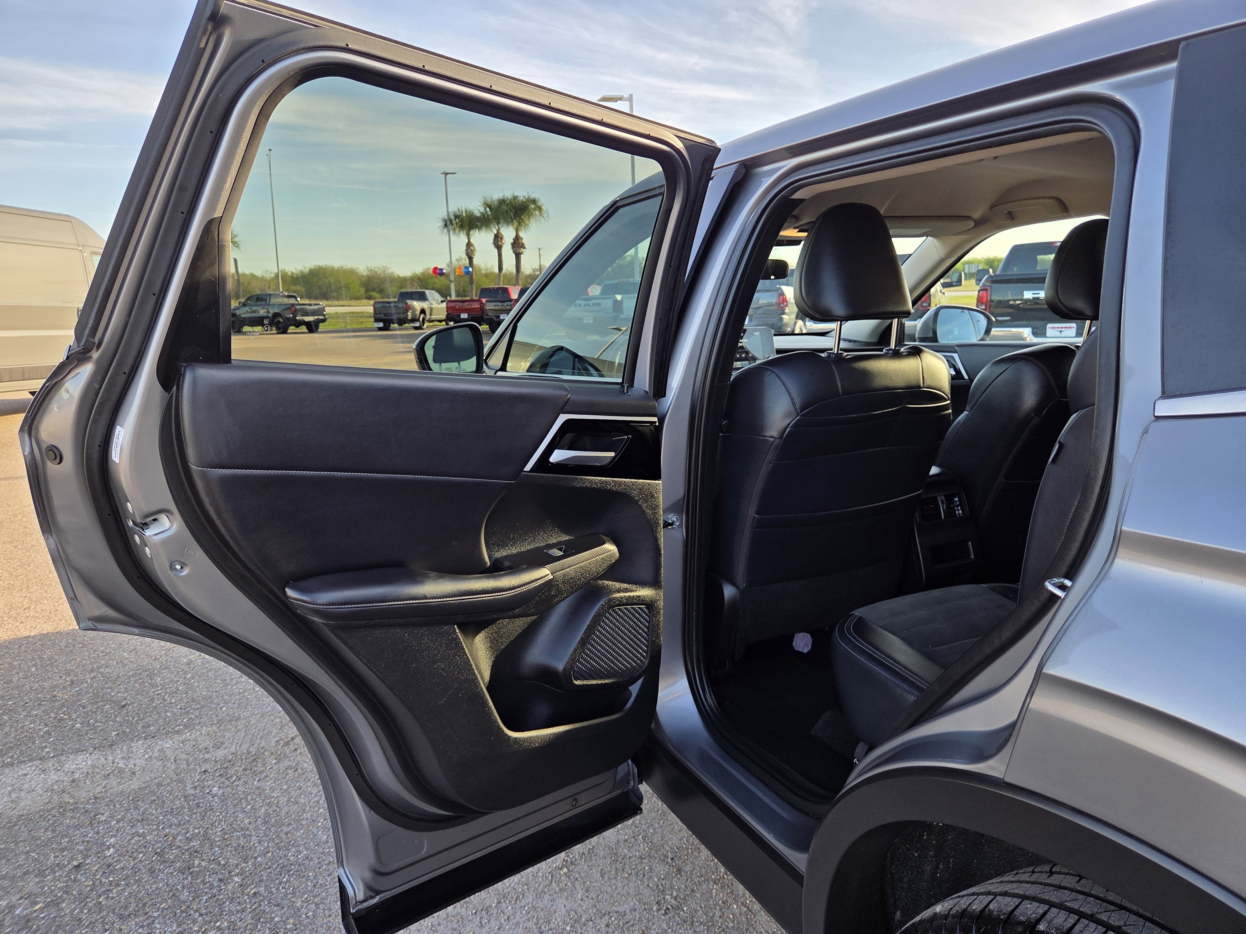 2024 Mitsubishi Outlander SE Black Edition