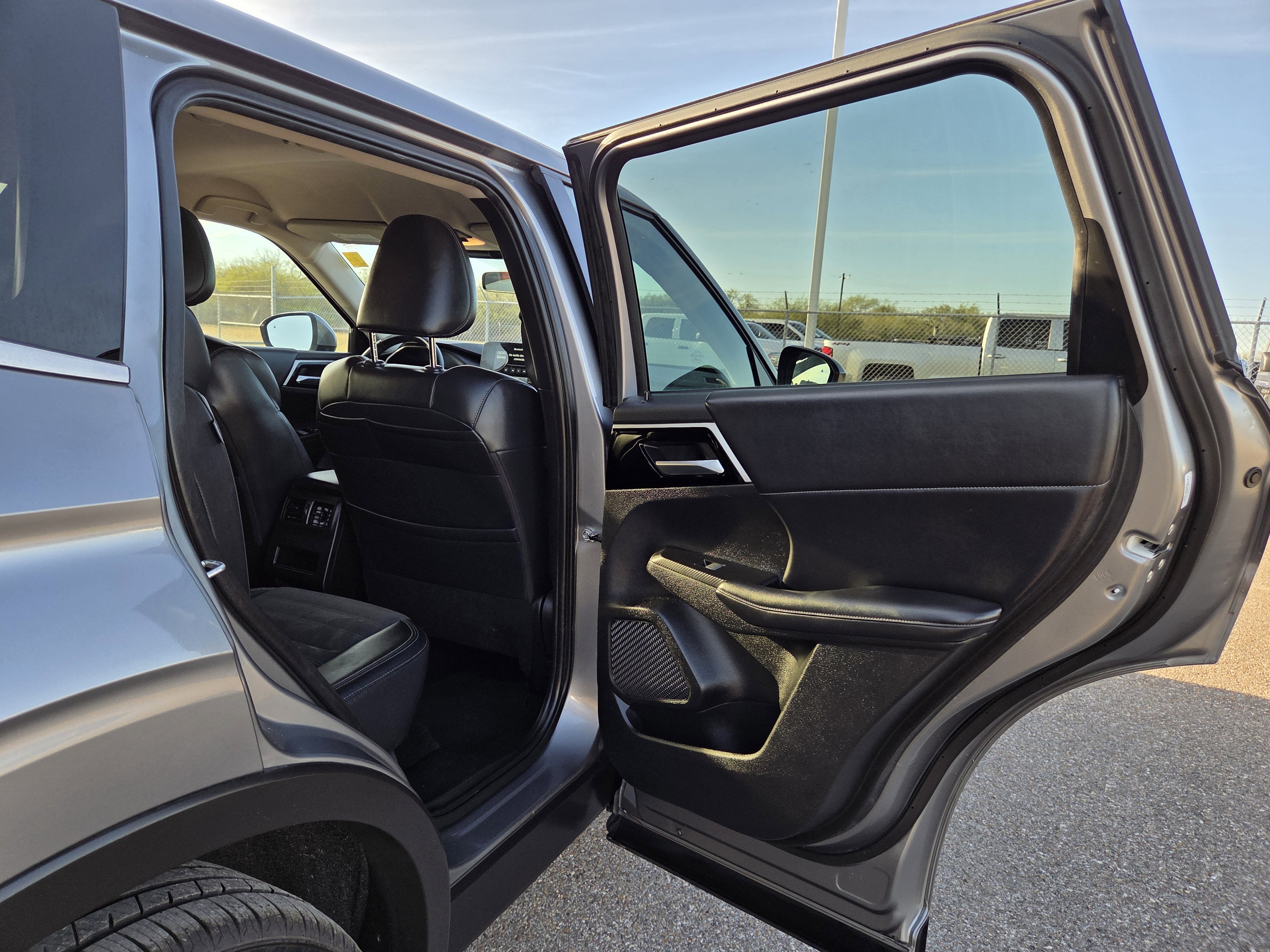 2024 Mitsubishi Outlander SE Black Edition