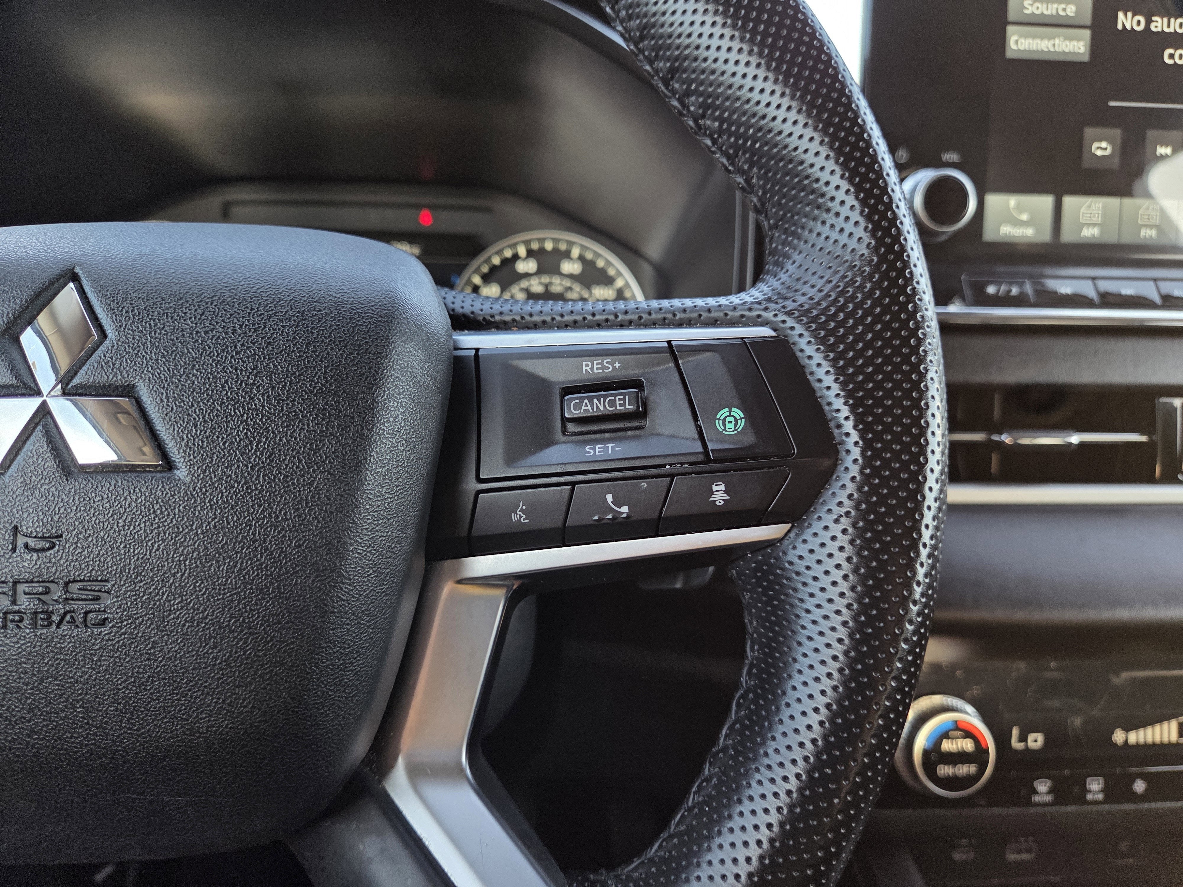 2024 Mitsubishi Outlander SE Black Edition