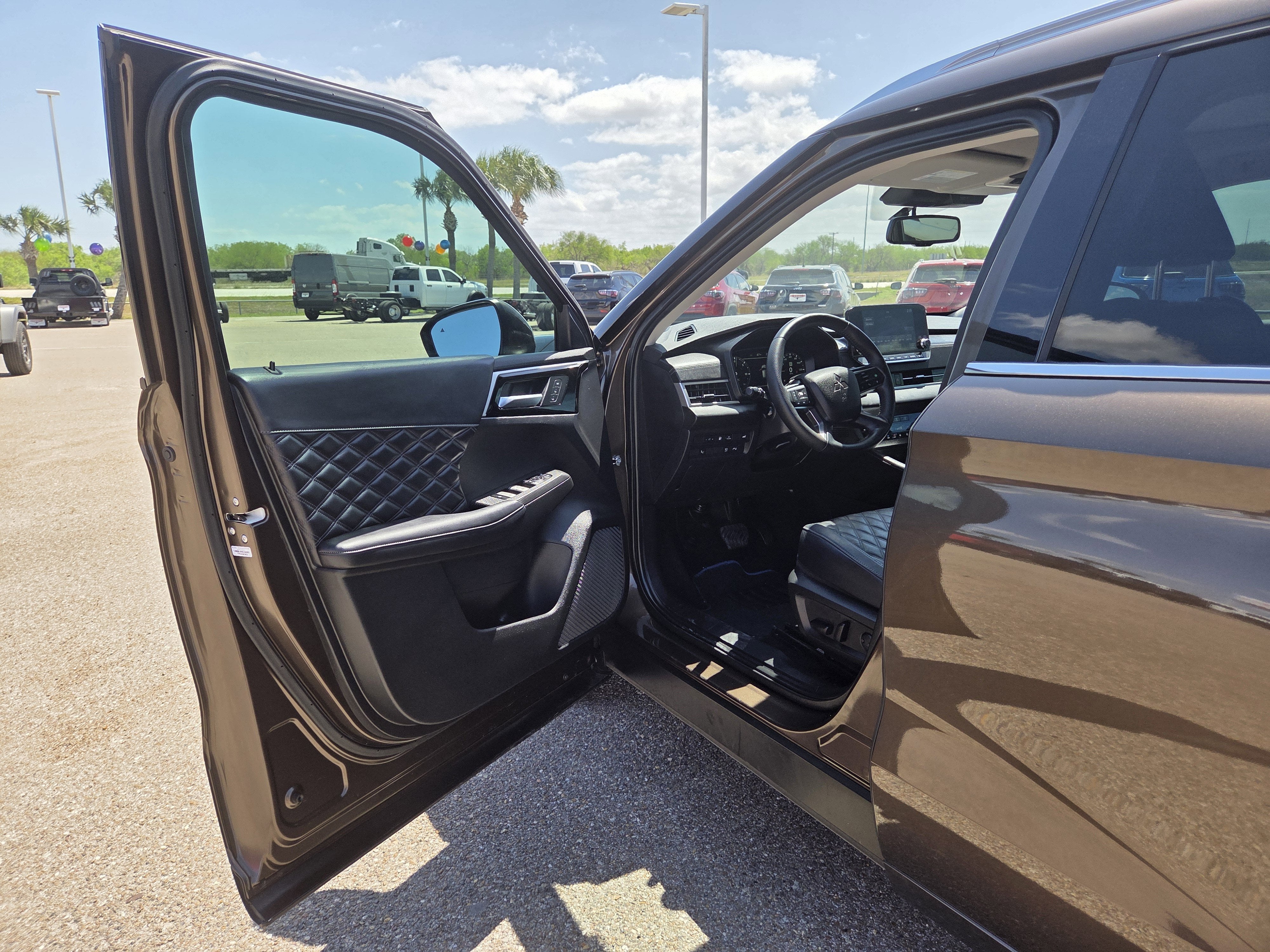2024 Mitsubishi Outlander Plug-In Hybrid SEL Black Edition