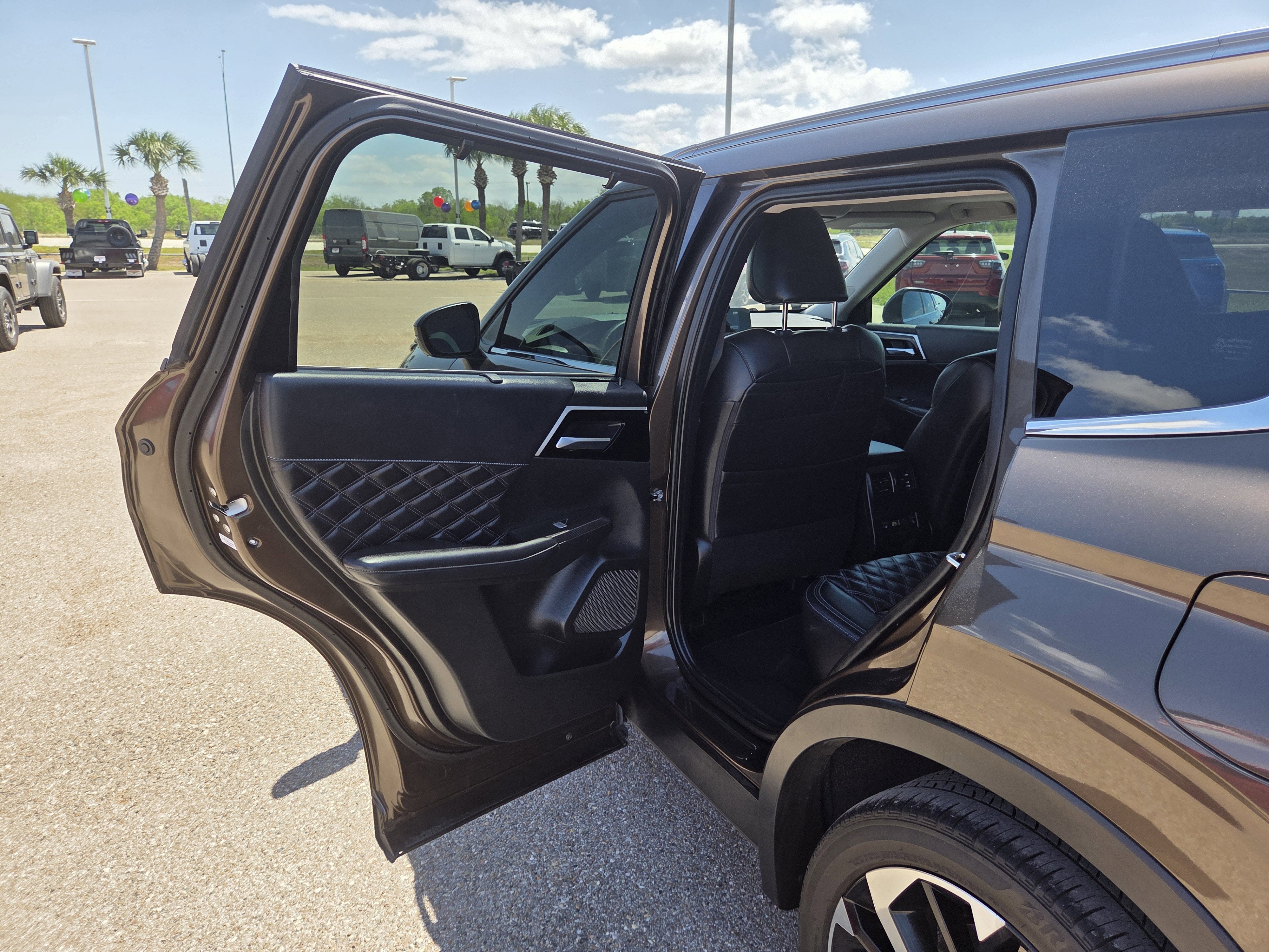 2024 Mitsubishi Outlander Plug-In Hybrid SEL Black Edition