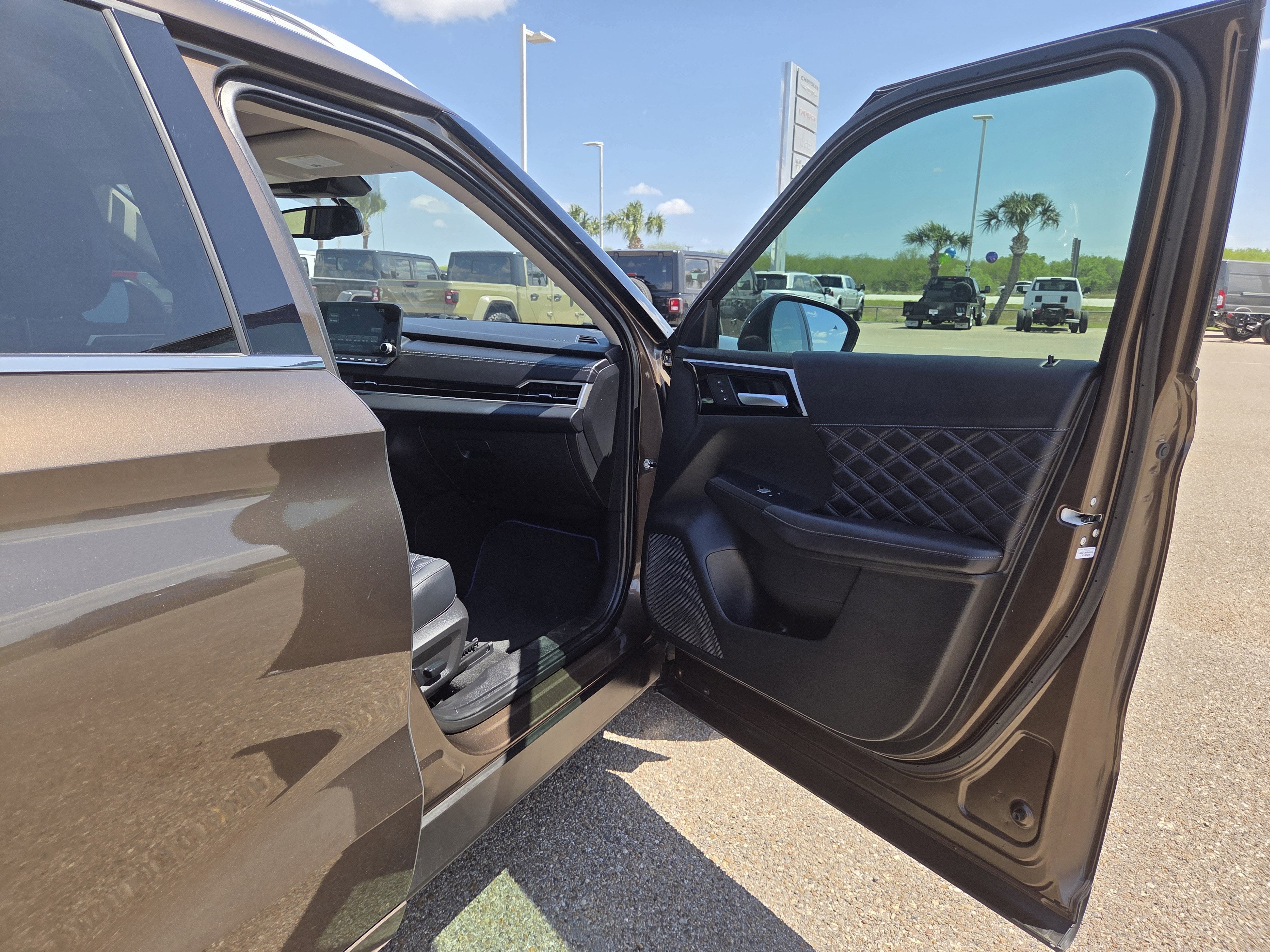 2024 Mitsubishi Outlander Plug-In Hybrid SEL Black Edition