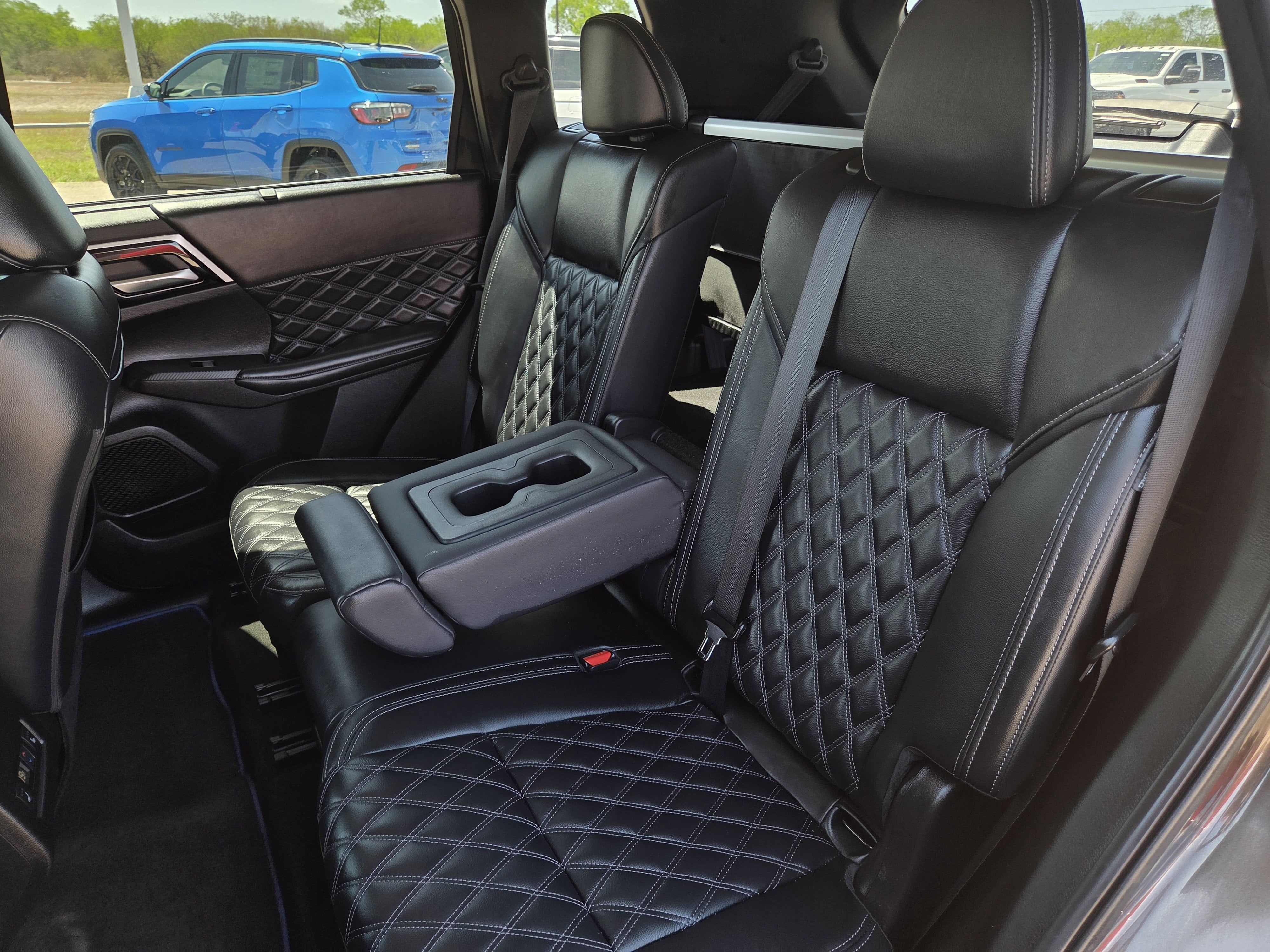 2024 Mitsubishi Outlander Plug-In Hybrid SEL Black Edition