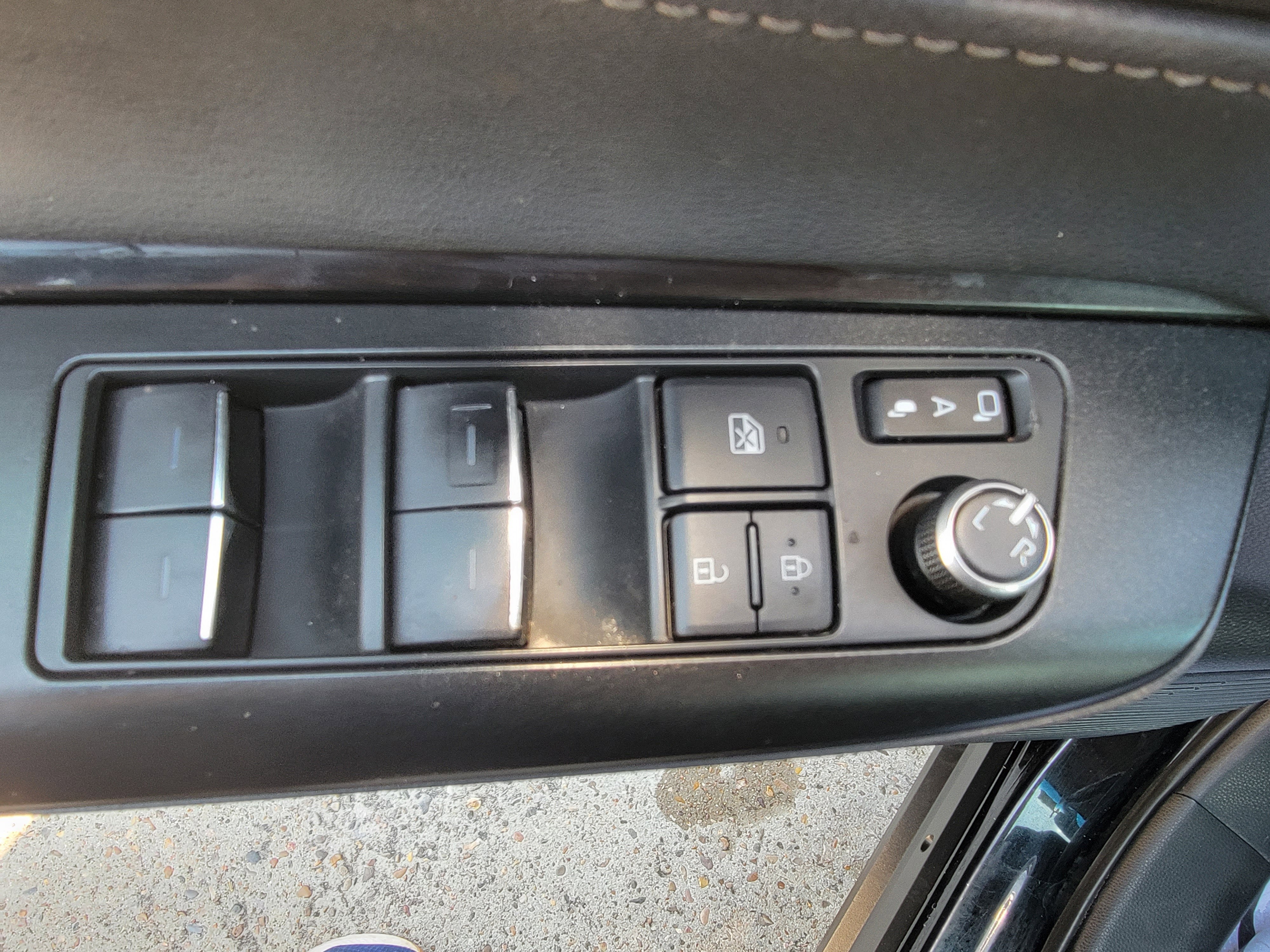 2022 Toyota Venza LE