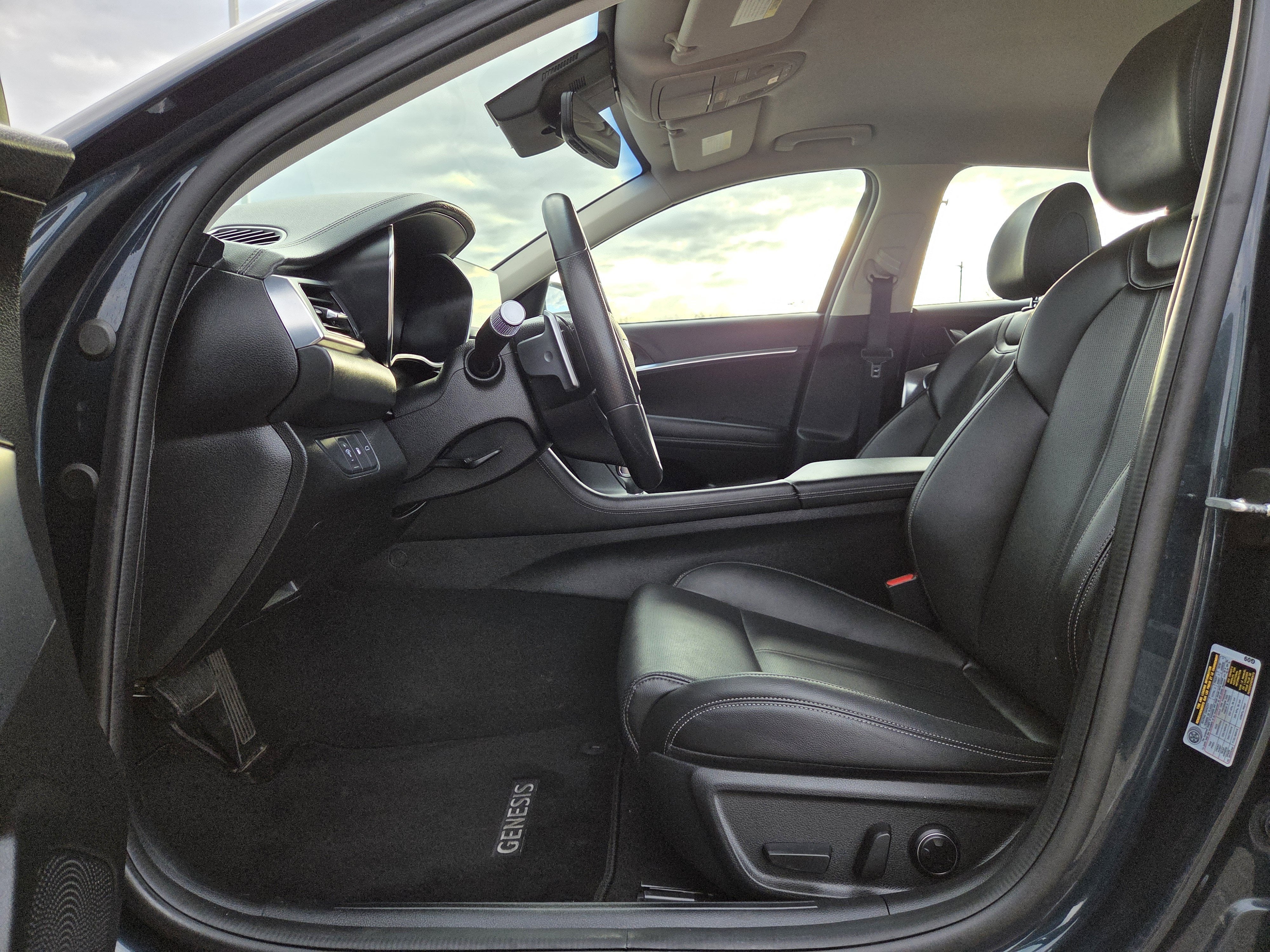 2025 Genesis G70 2.5T