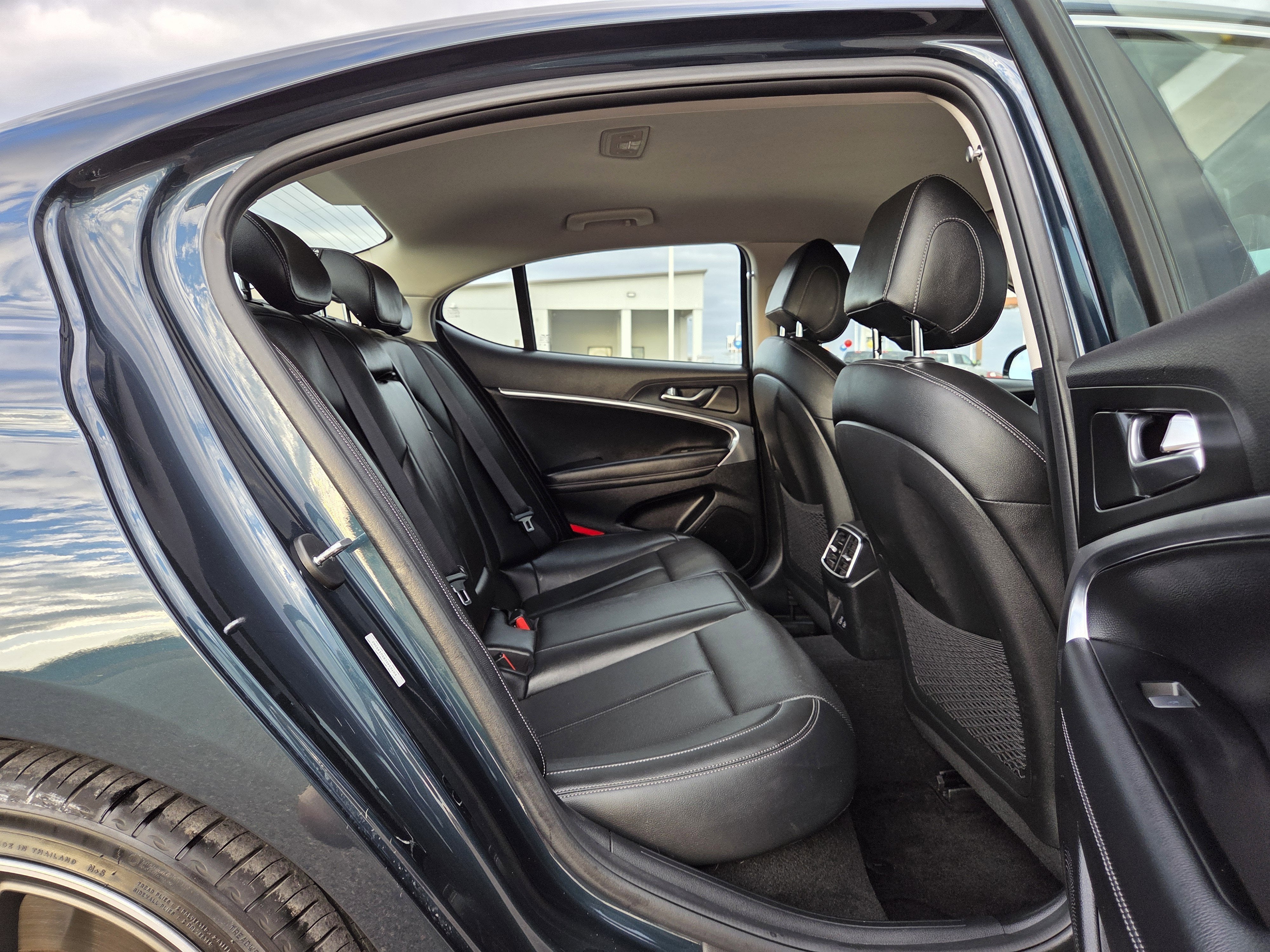 2025 Genesis G70 2.5T