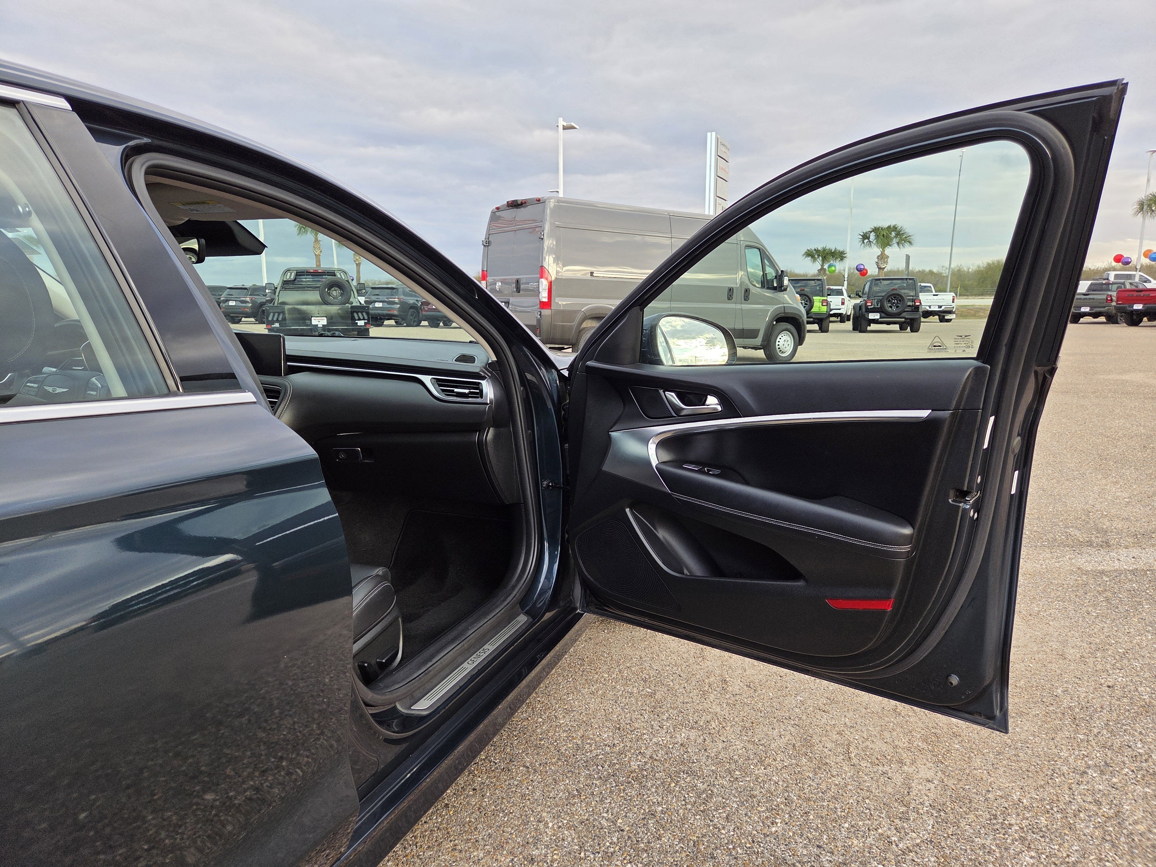 2025 Genesis G70 2.5T