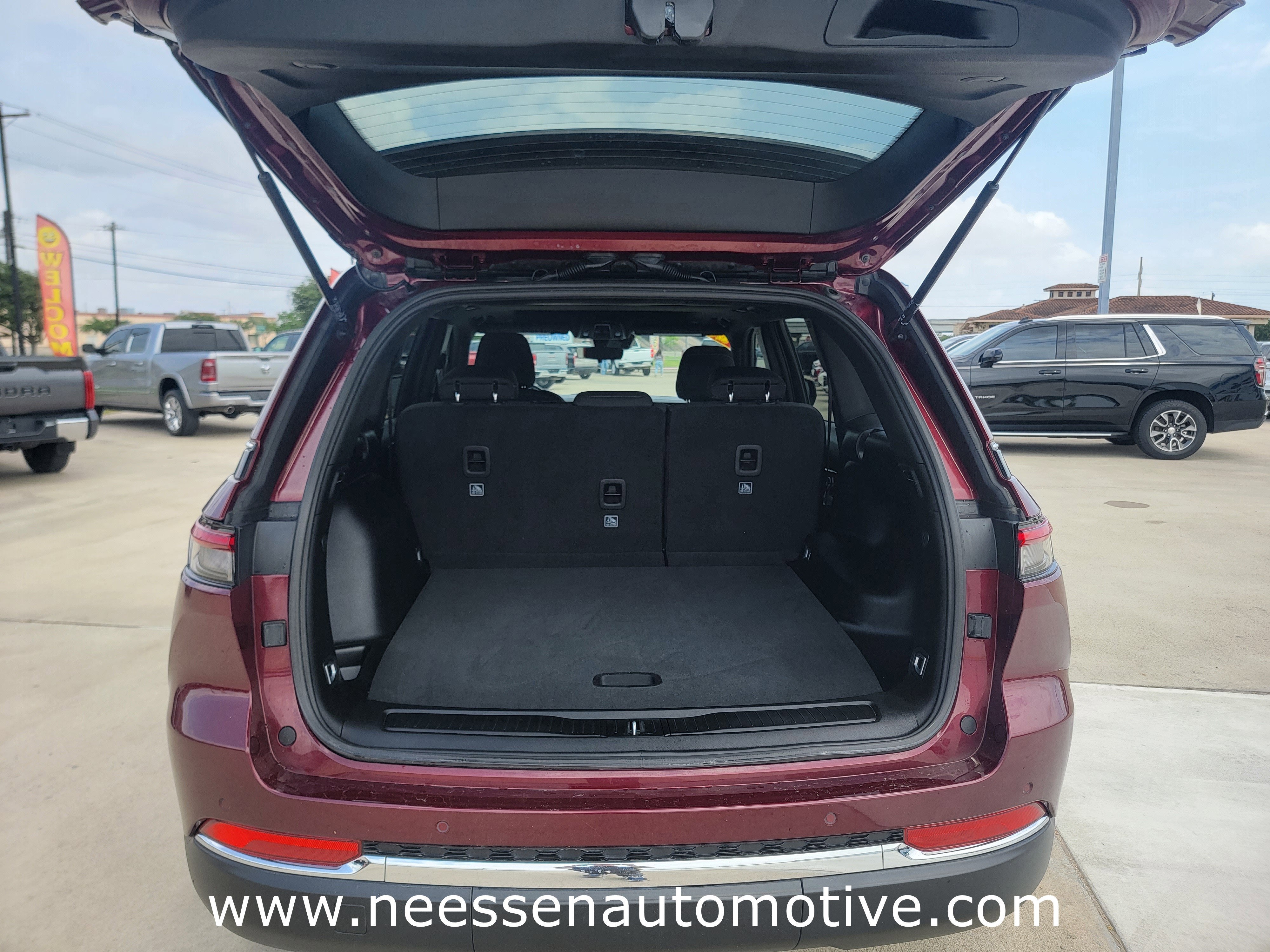 2025 Jeep Grand Cherokee Laredo X