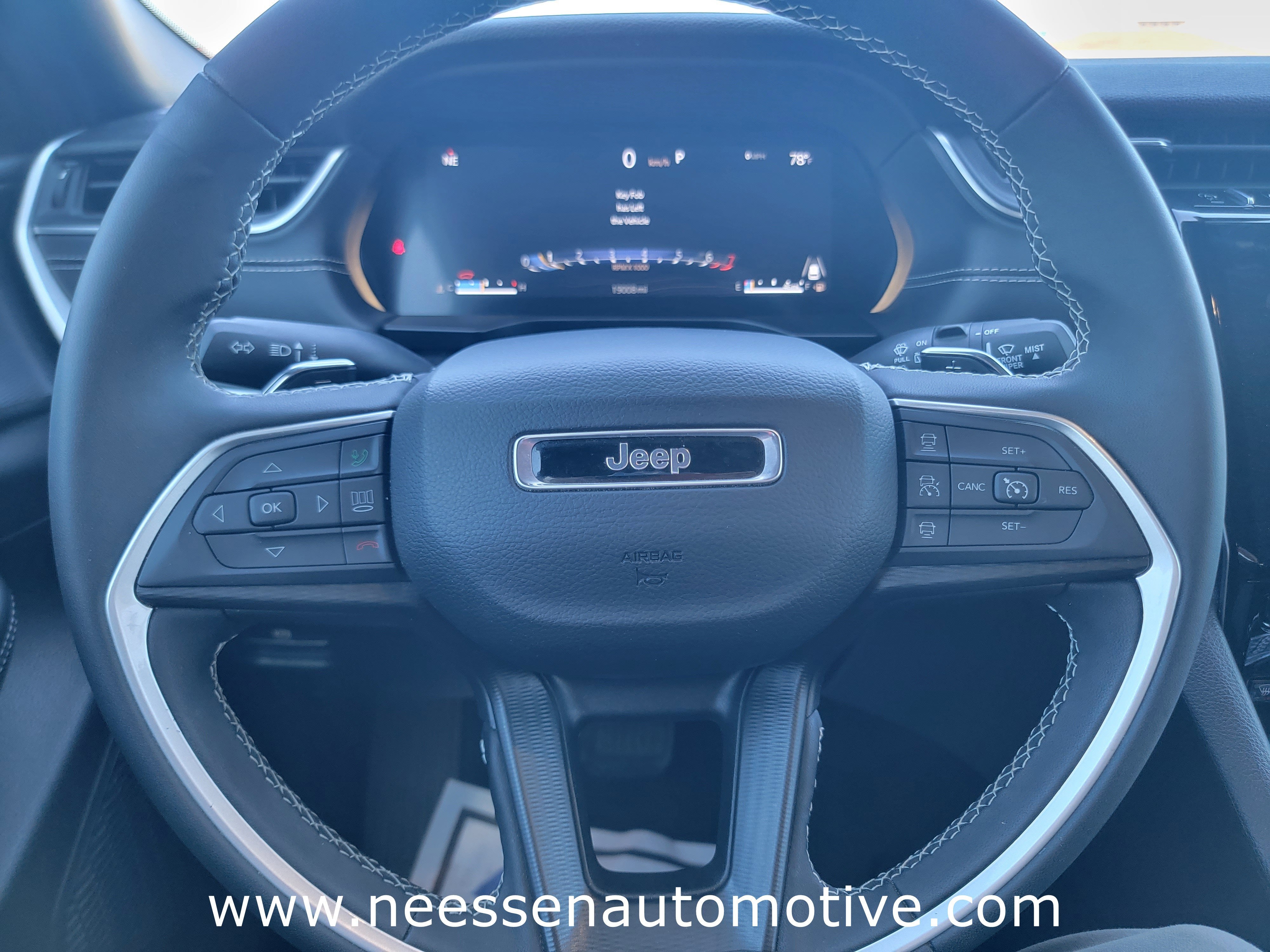 2025 Jeep Grand Cherokee Laredo