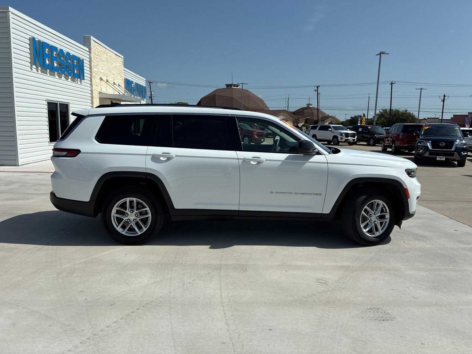 2023 Jeep Grand Cherokee L Laredo