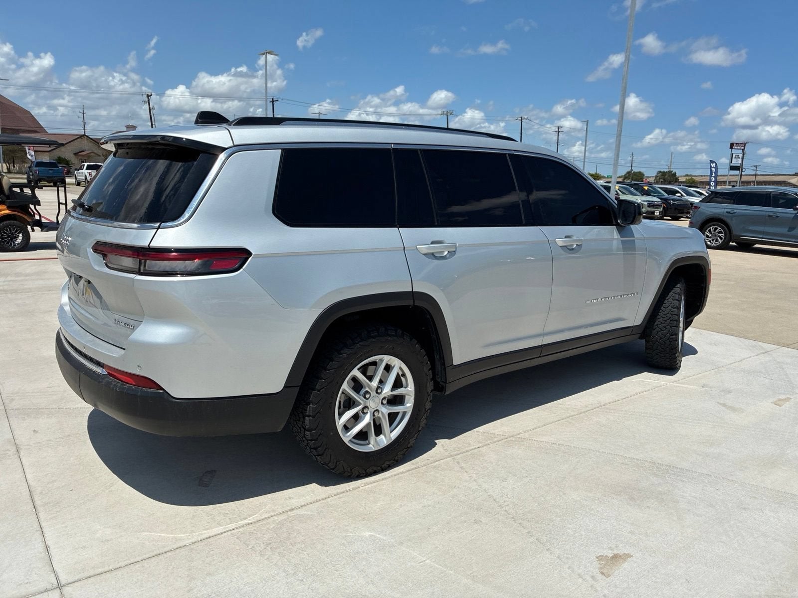 2023 Jeep Grand Cherokee L Laredo