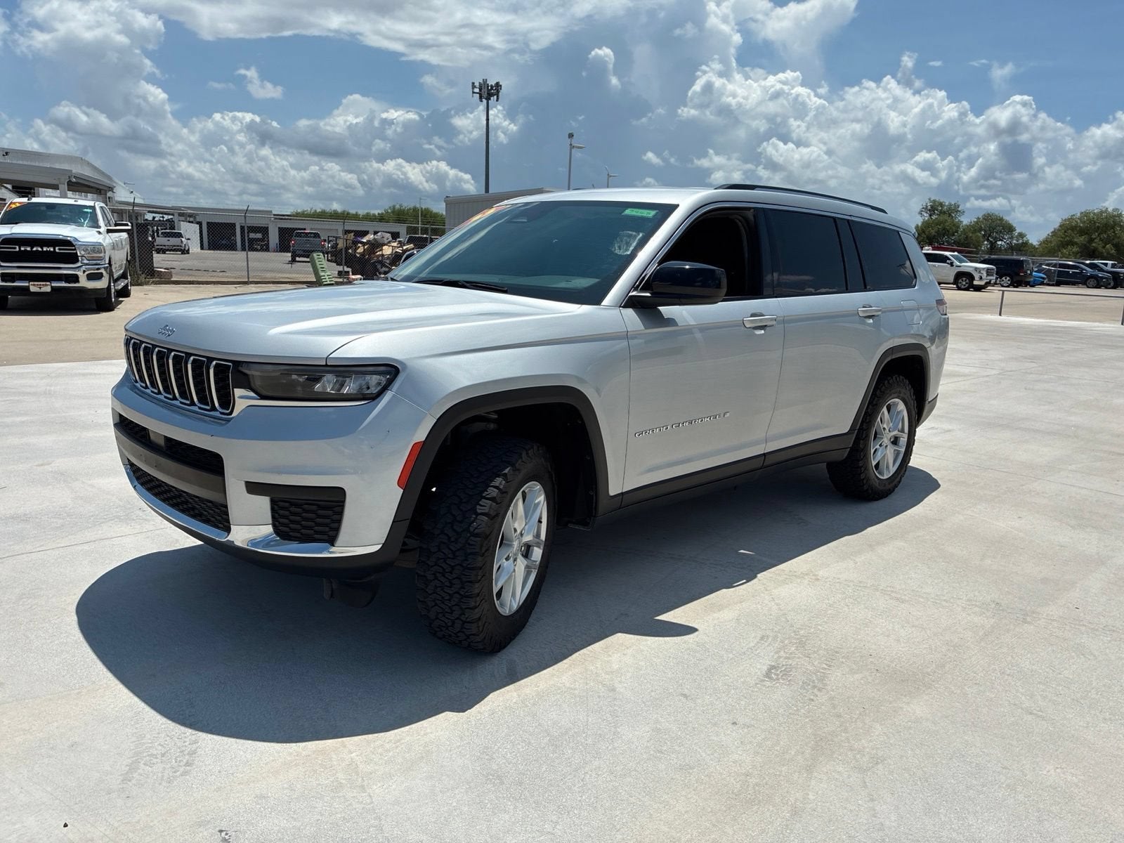 2023 Jeep Grand Cherokee L Laredo