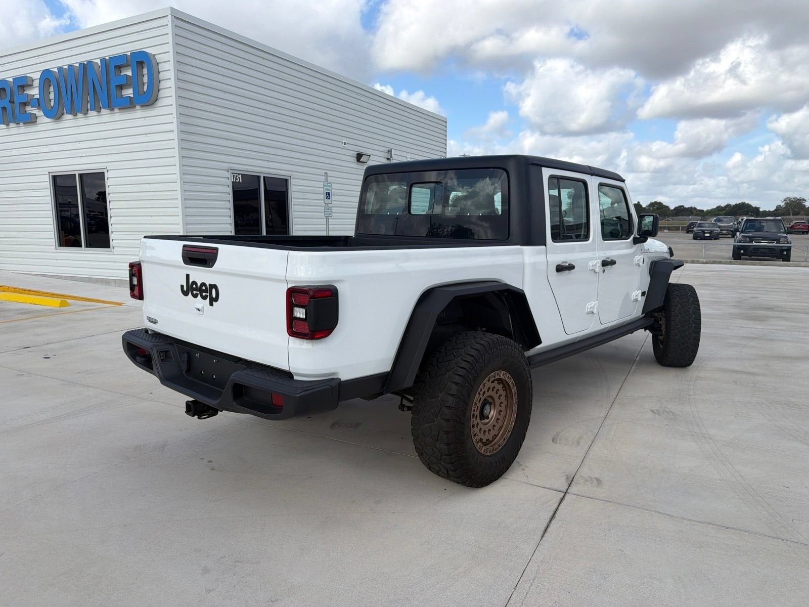 2024 Jeep Gladiator Sport