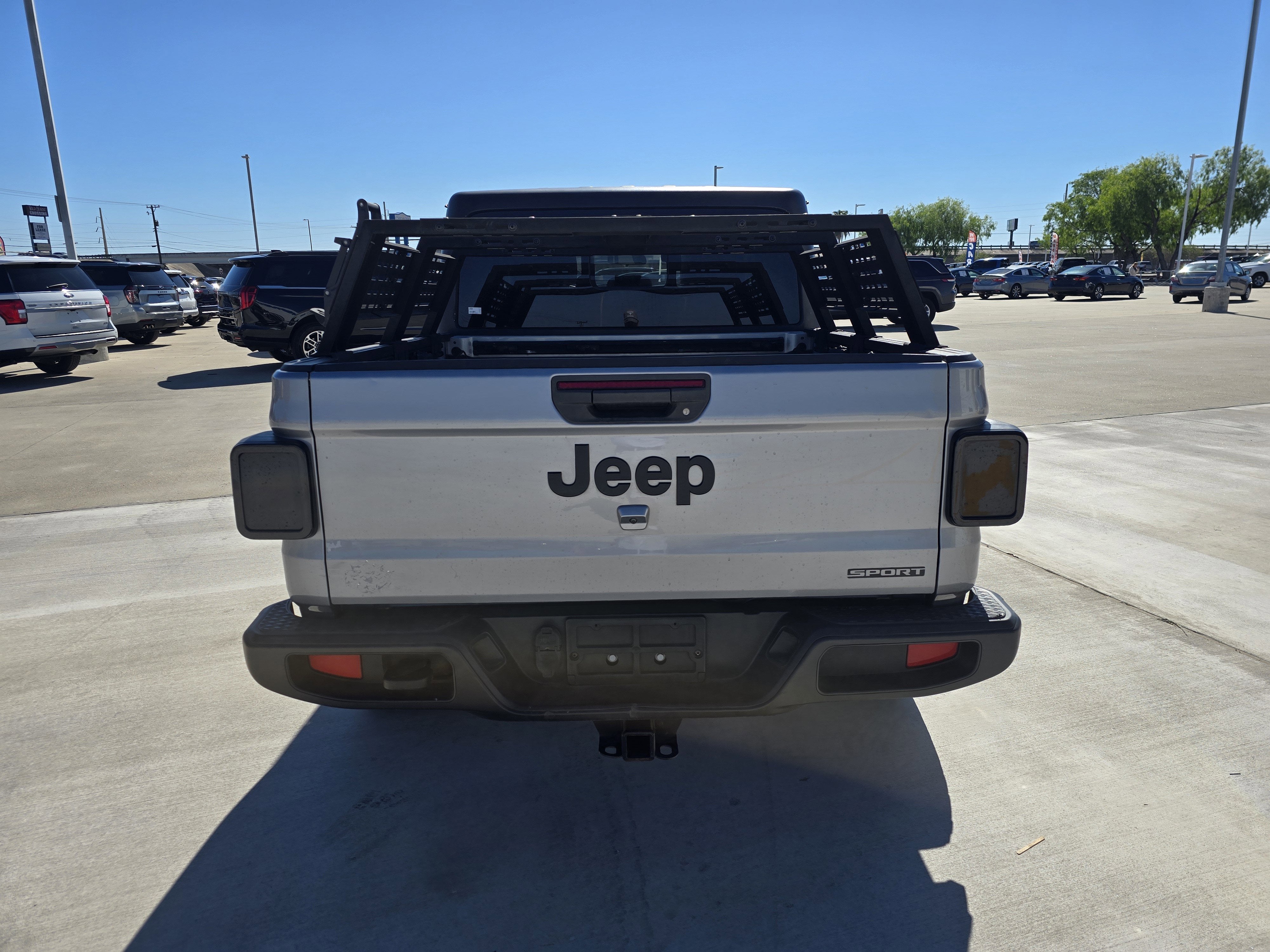 2020 Jeep Gladiator Sport S photo 2