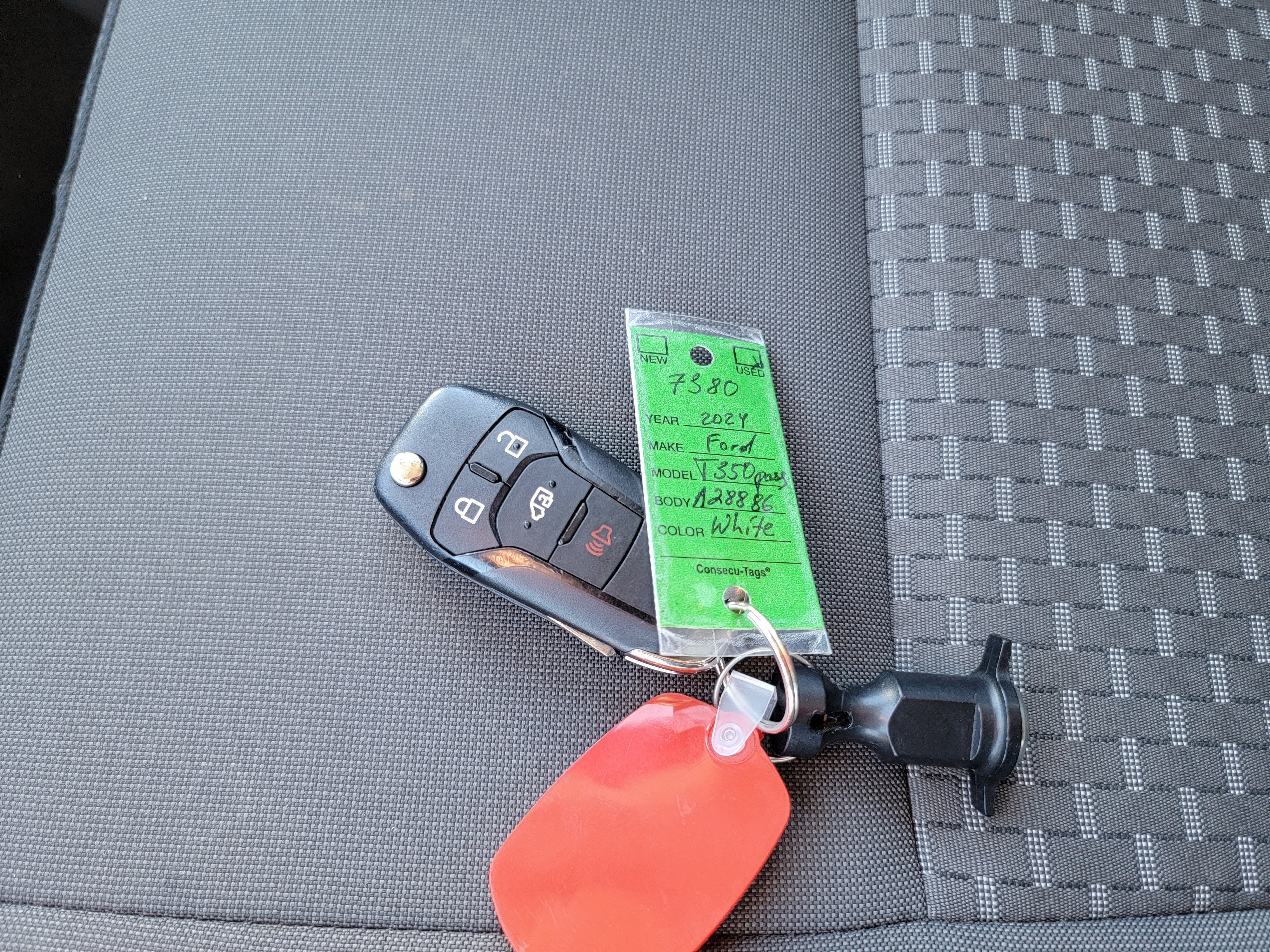 2024 Ford Transit Passenger Wagon XL