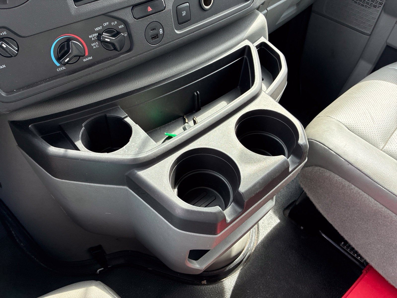2023 FORD TRUCK E-SERIES CUTAWA Base