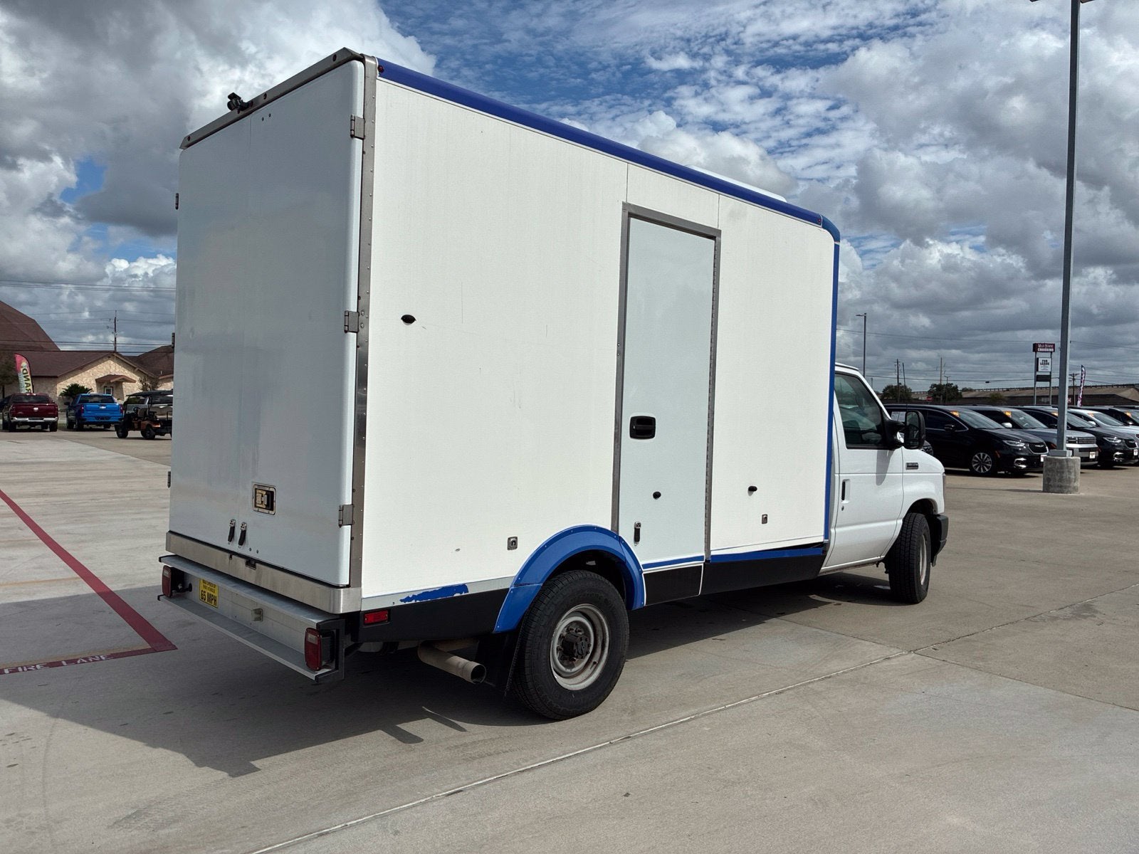2023 FORD TRUCK E-SERIES CUTAWA Base