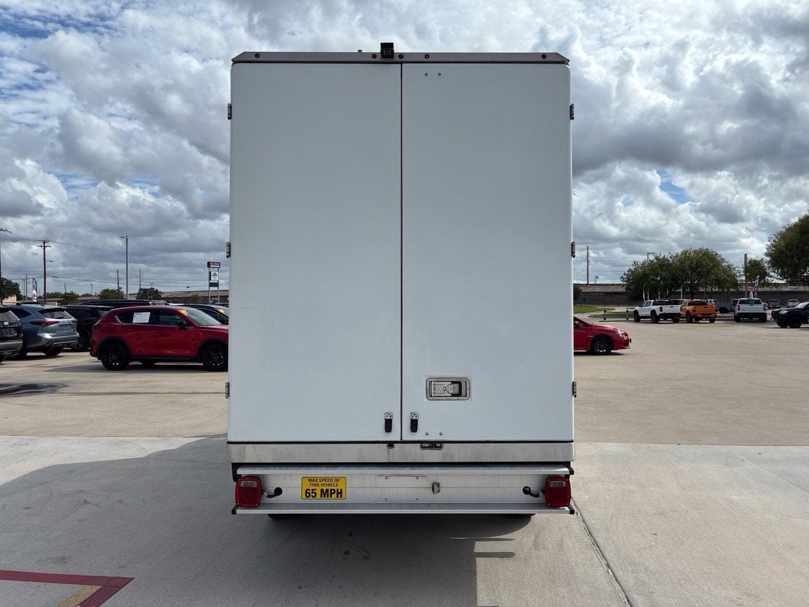 2023 FORD TRUCK E-SERIES CUTAWA Base