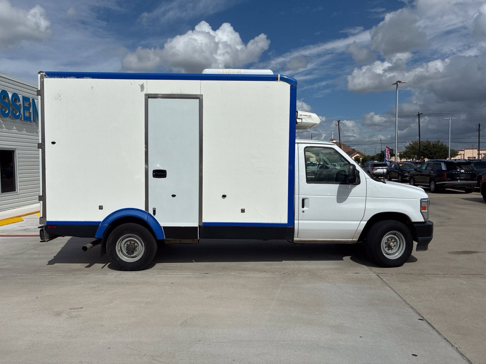 2024 FORD TRUCK E-SERIES CUTAWA Base