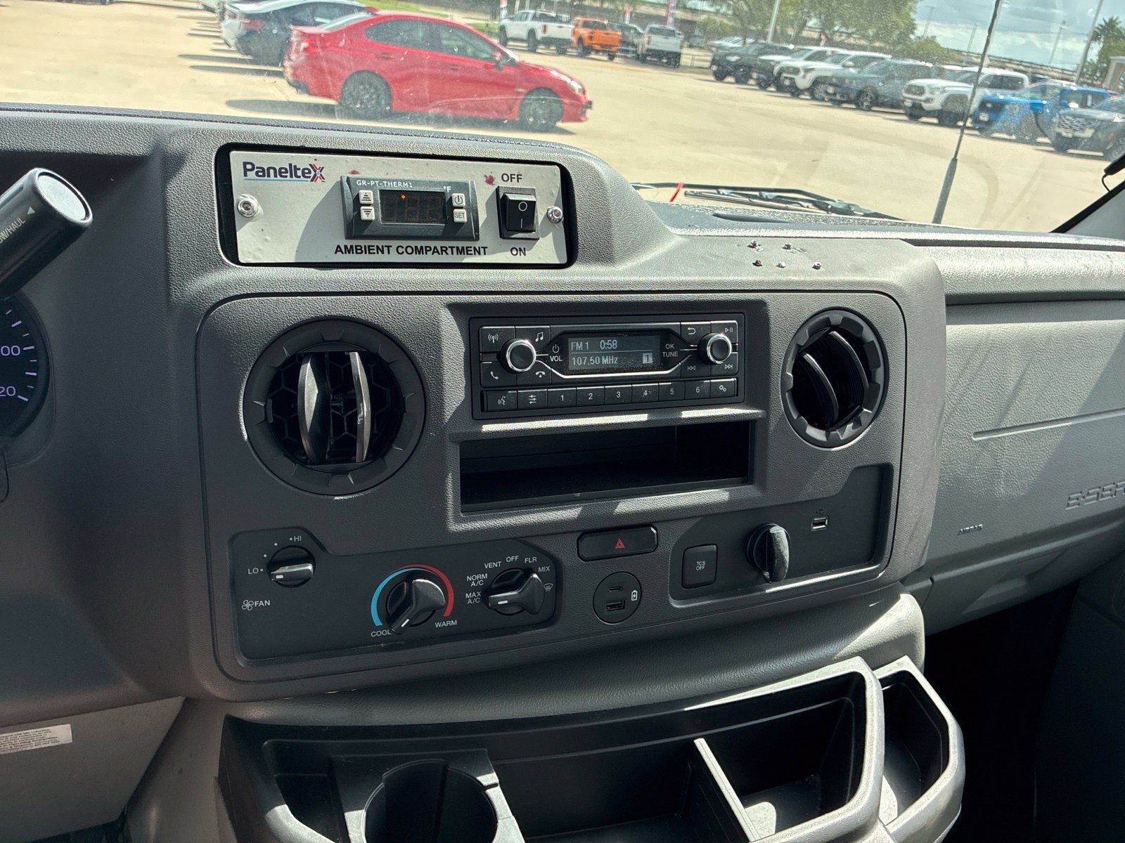 2024 FORD TRUCK E-SERIES CUTAWA Base