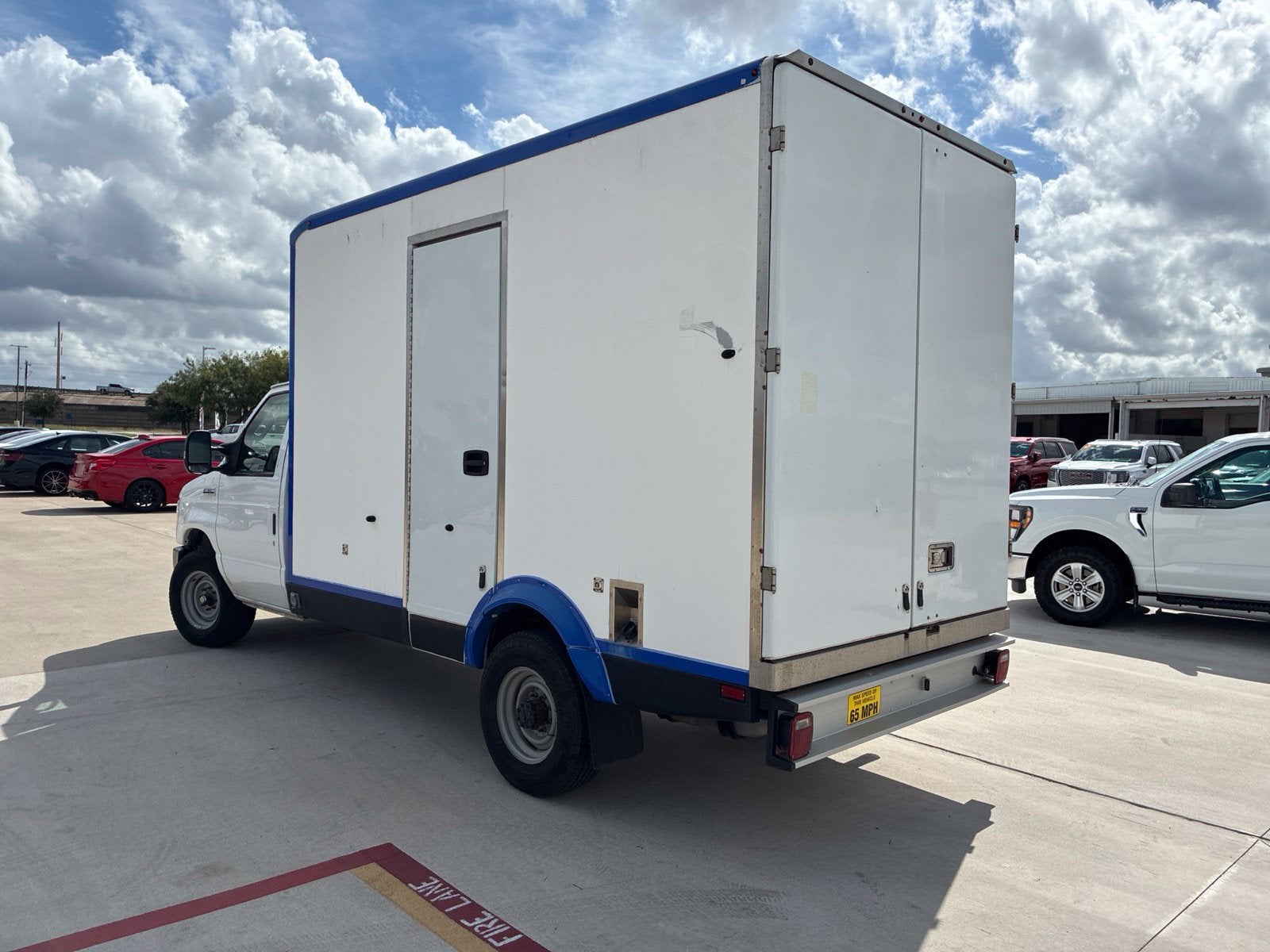 2024 FORD TRUCK E-SERIES CUTAWA Base