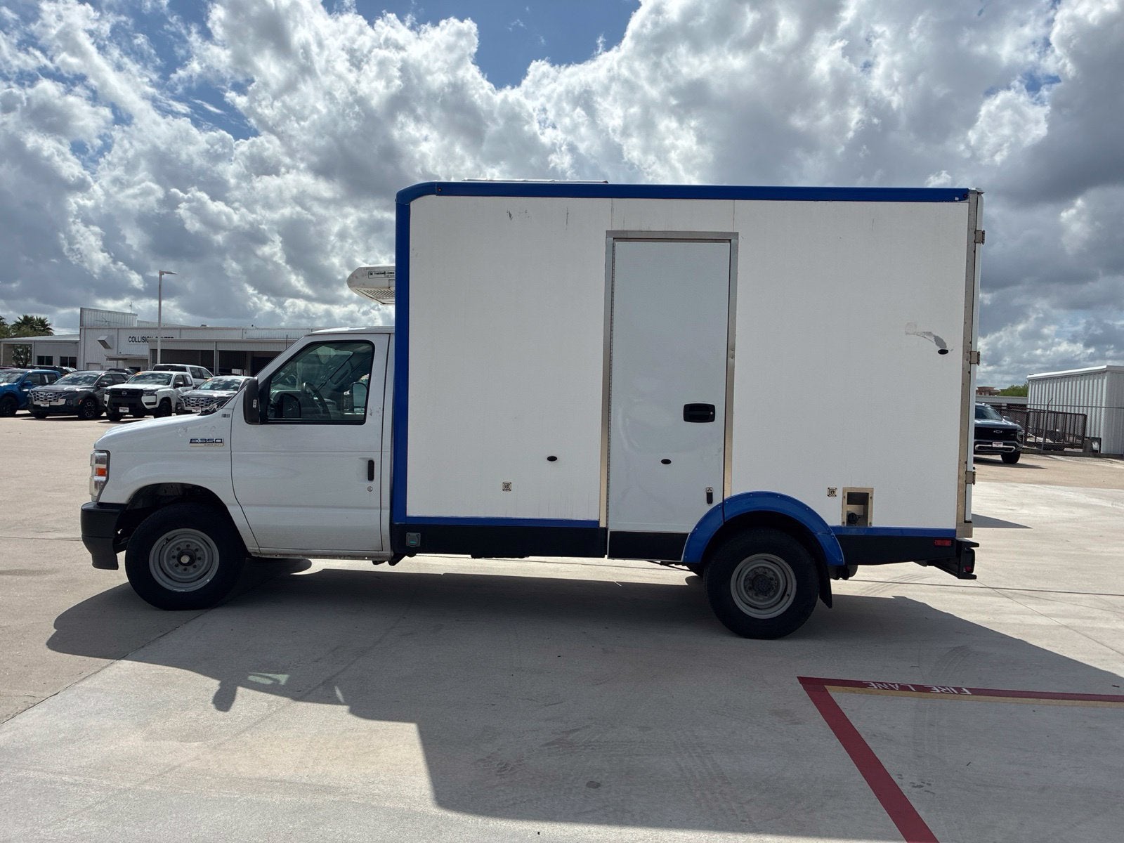 2024 FORD TRUCK E-SERIES CUTAWA Base